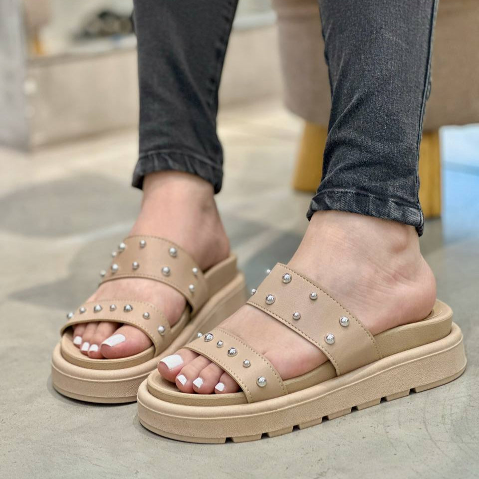 Sandalias suela alta con taches S1313 para mujer | Maraldo