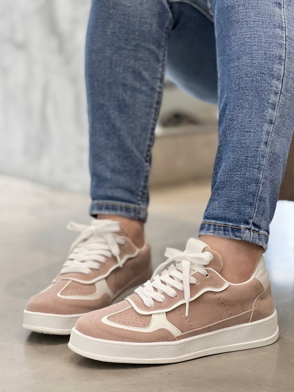 Tenis casuales para mujer con suela blanca D879 | Maraldo