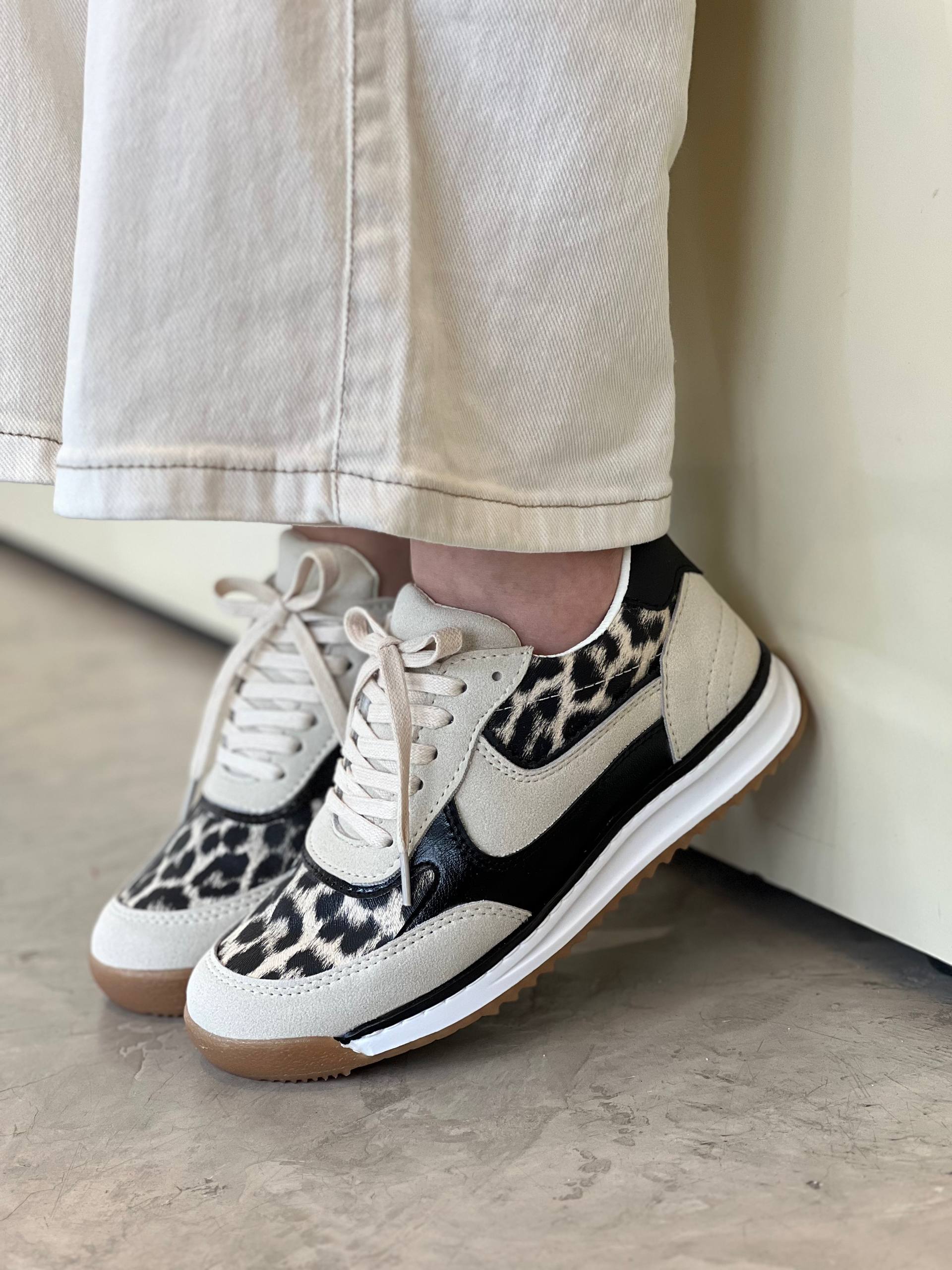 Tenis Nueva colección D913