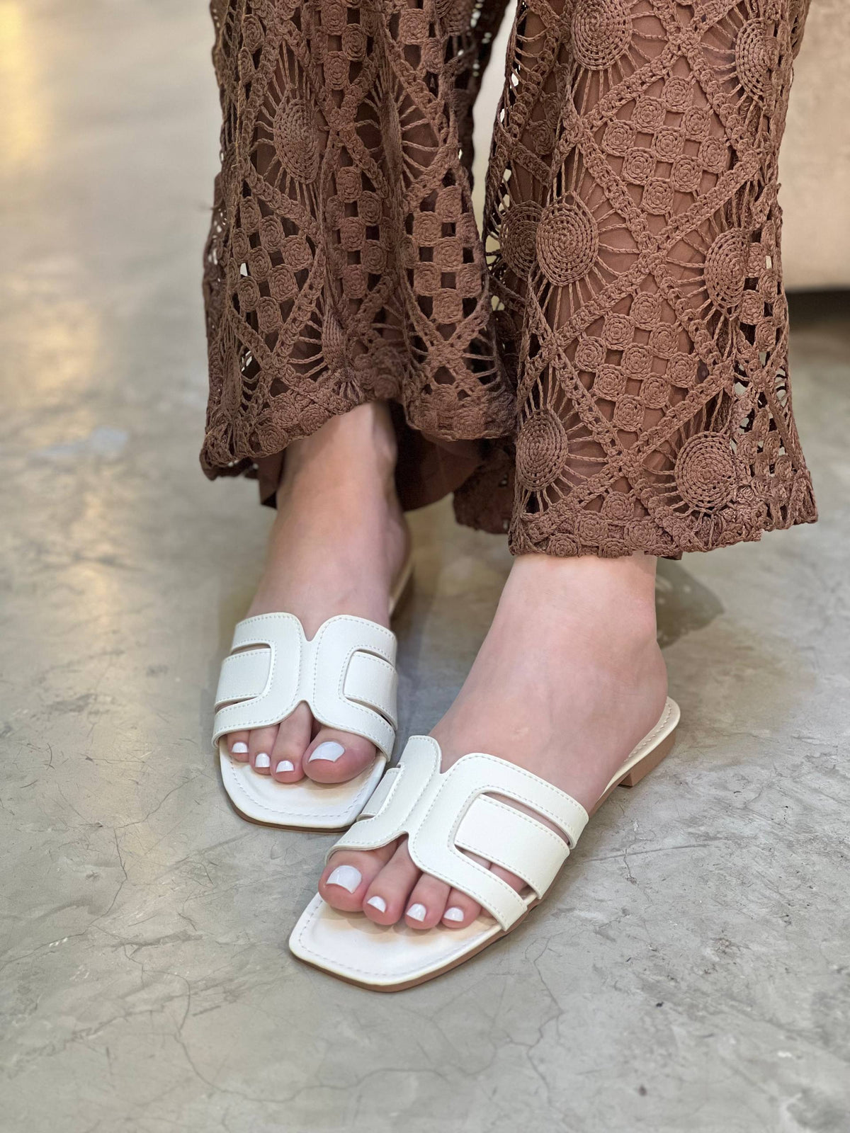 Sandalias planas en tendencia P1558 | Maraldo