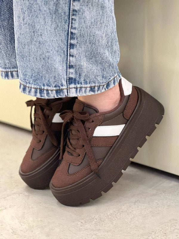 Tenis suela alta D916