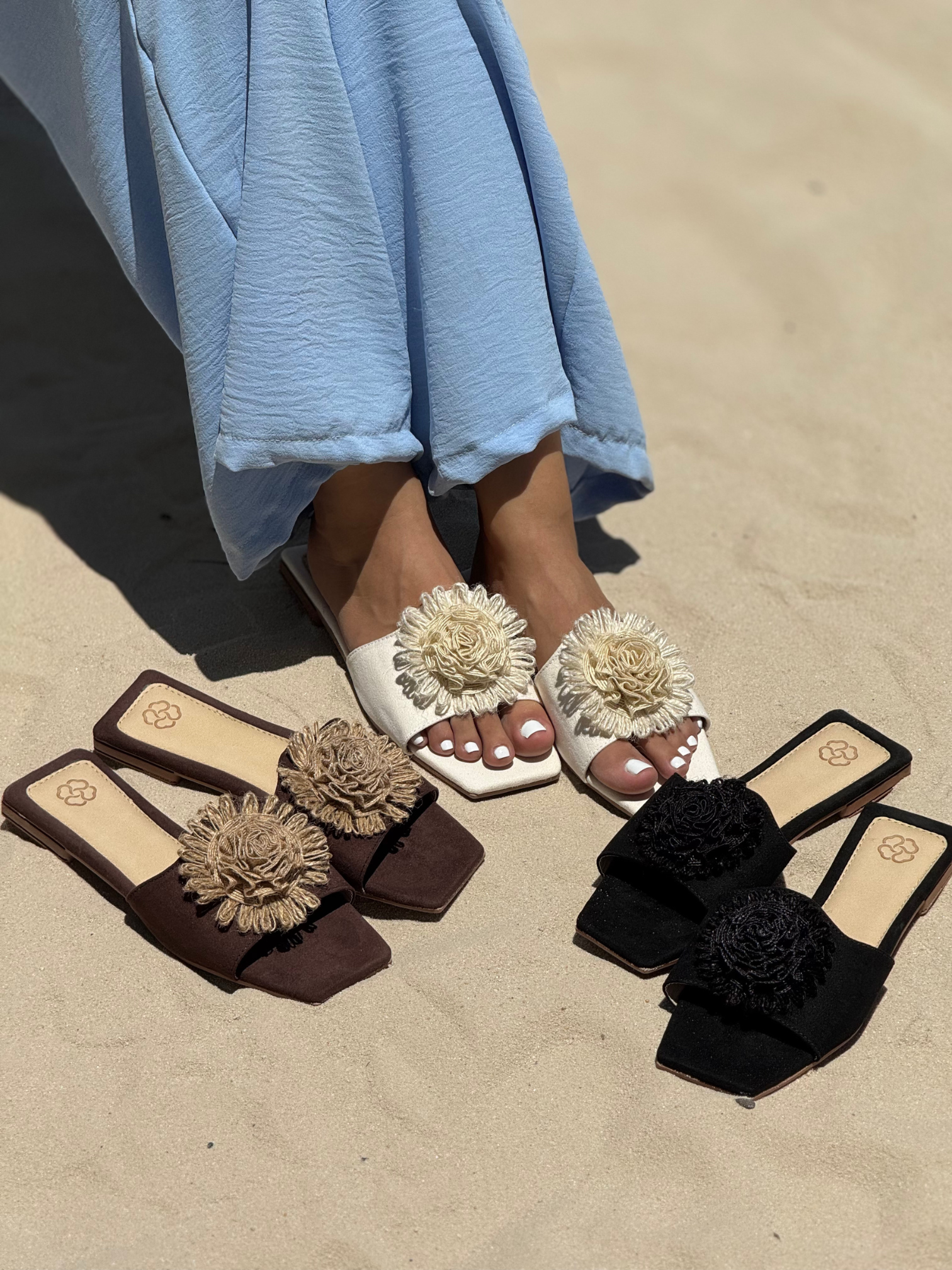 Sandalias Planas con Flor Tejida P1497 para mujer | Maraldo