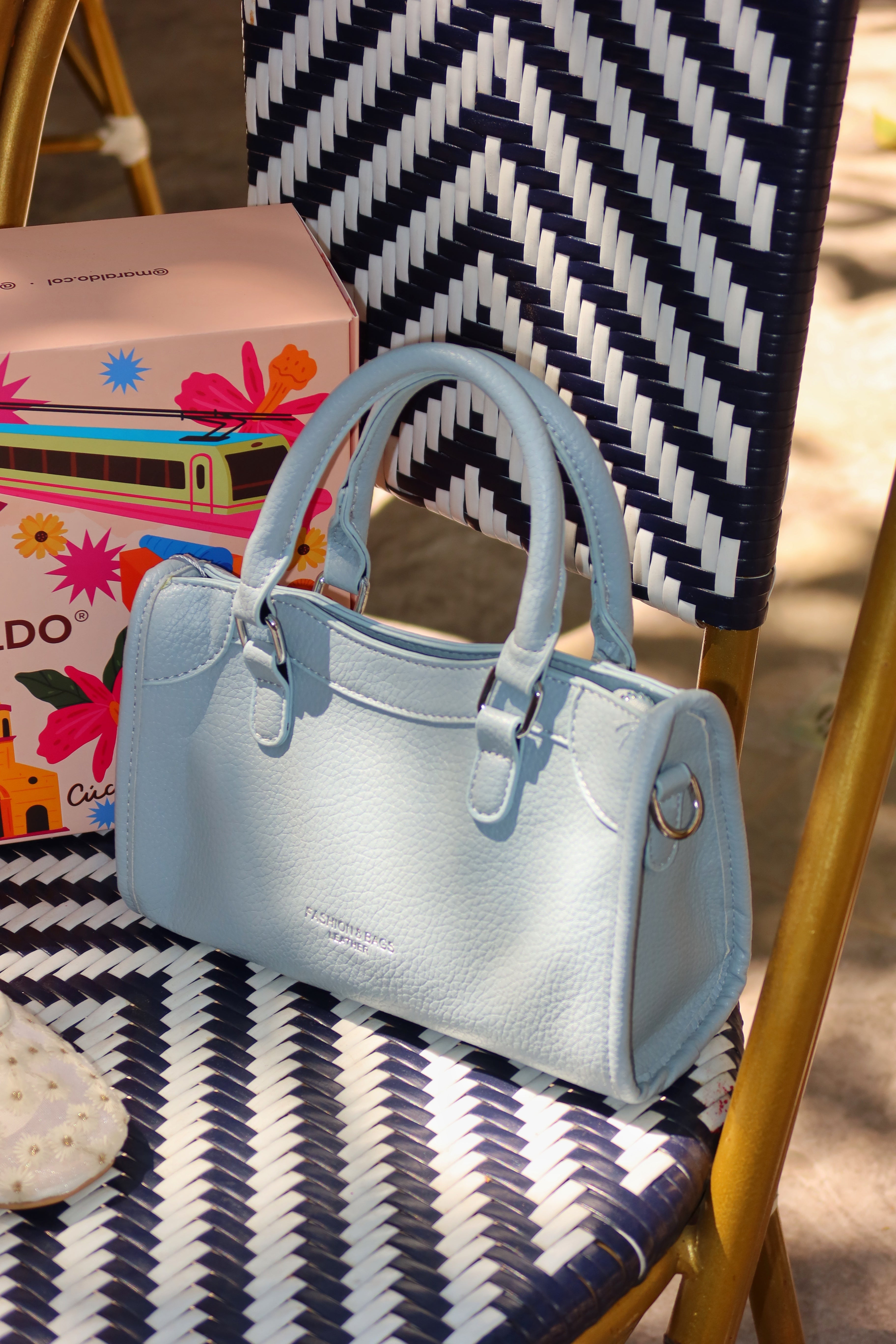COMBO: Bolso azul + Tacón Hueso
