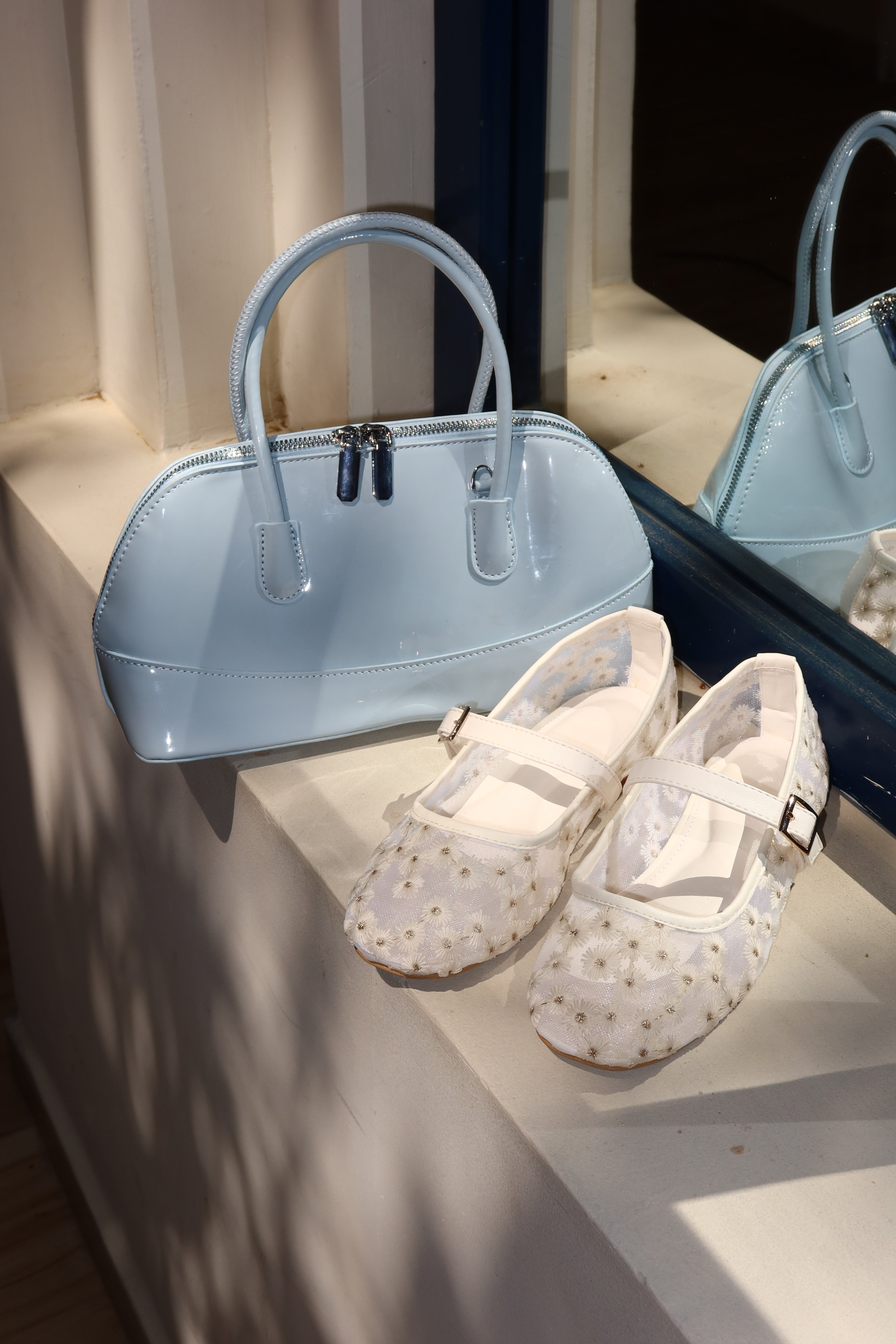 COMBO: Bolso azul + Bailarina Hueso