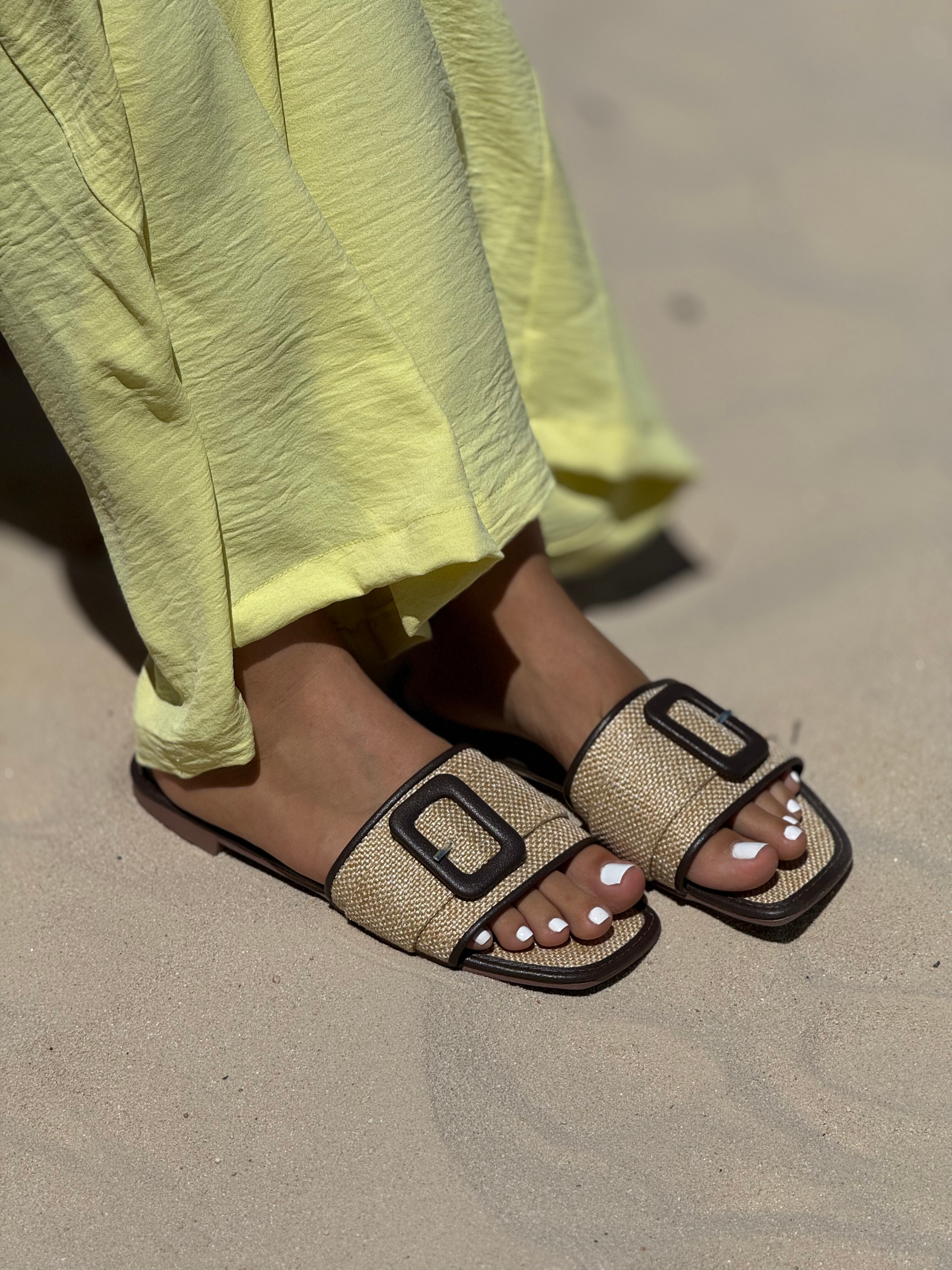 Sandalias planas con estilo artesanal P1489 para mujer | Maraldo