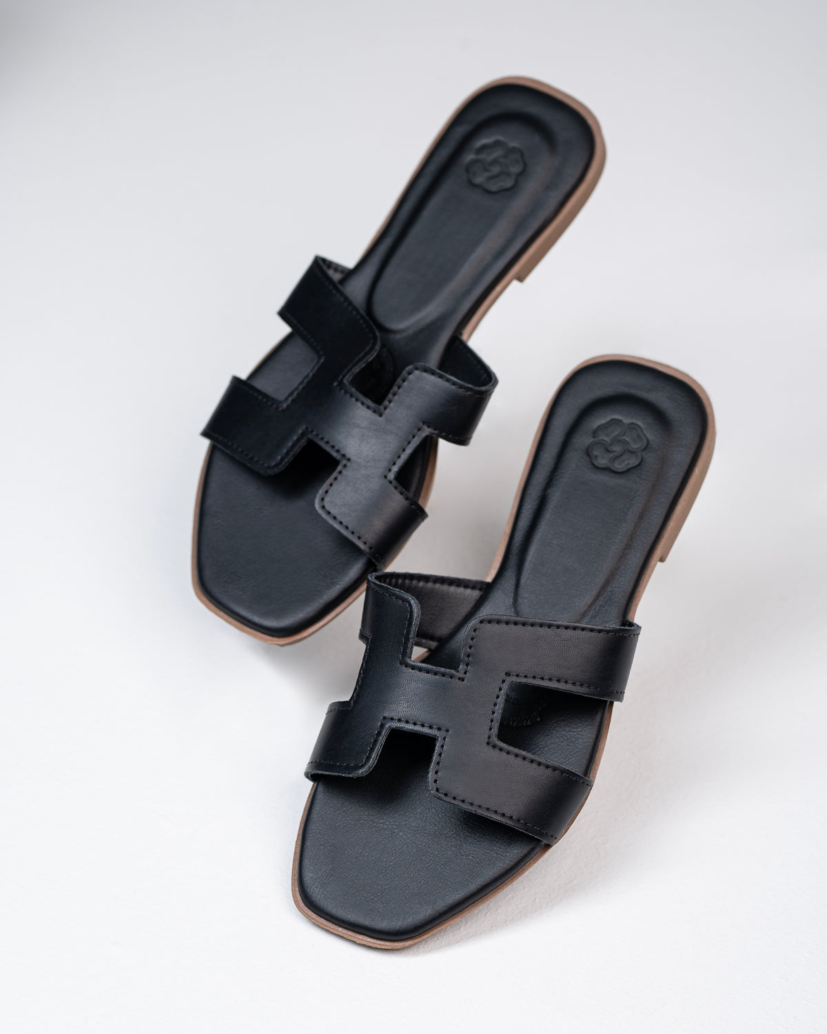Sandalias planas en tendencia P1531