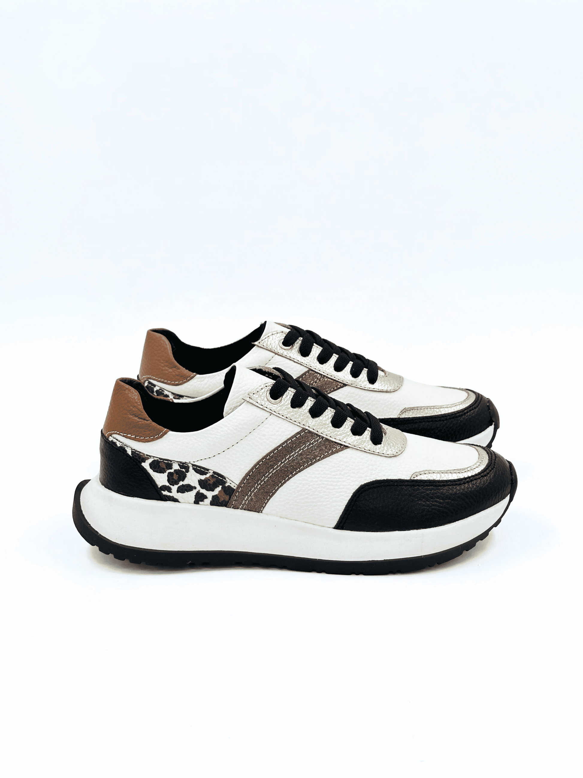 Tenis en cuero con detalle animal print - DS095