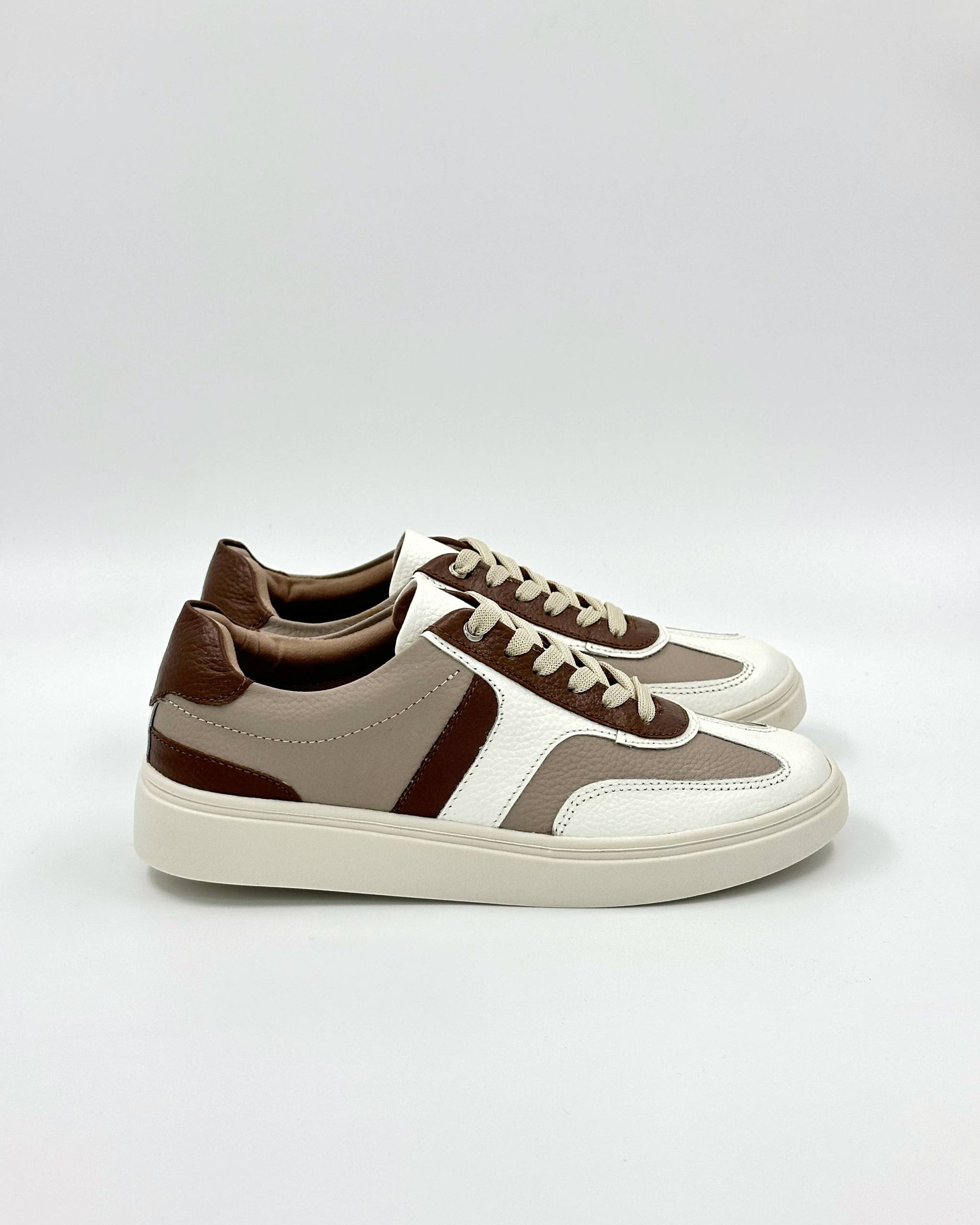 Tenis casuales de cuero combinados DSV63 para mujer | Maraldo