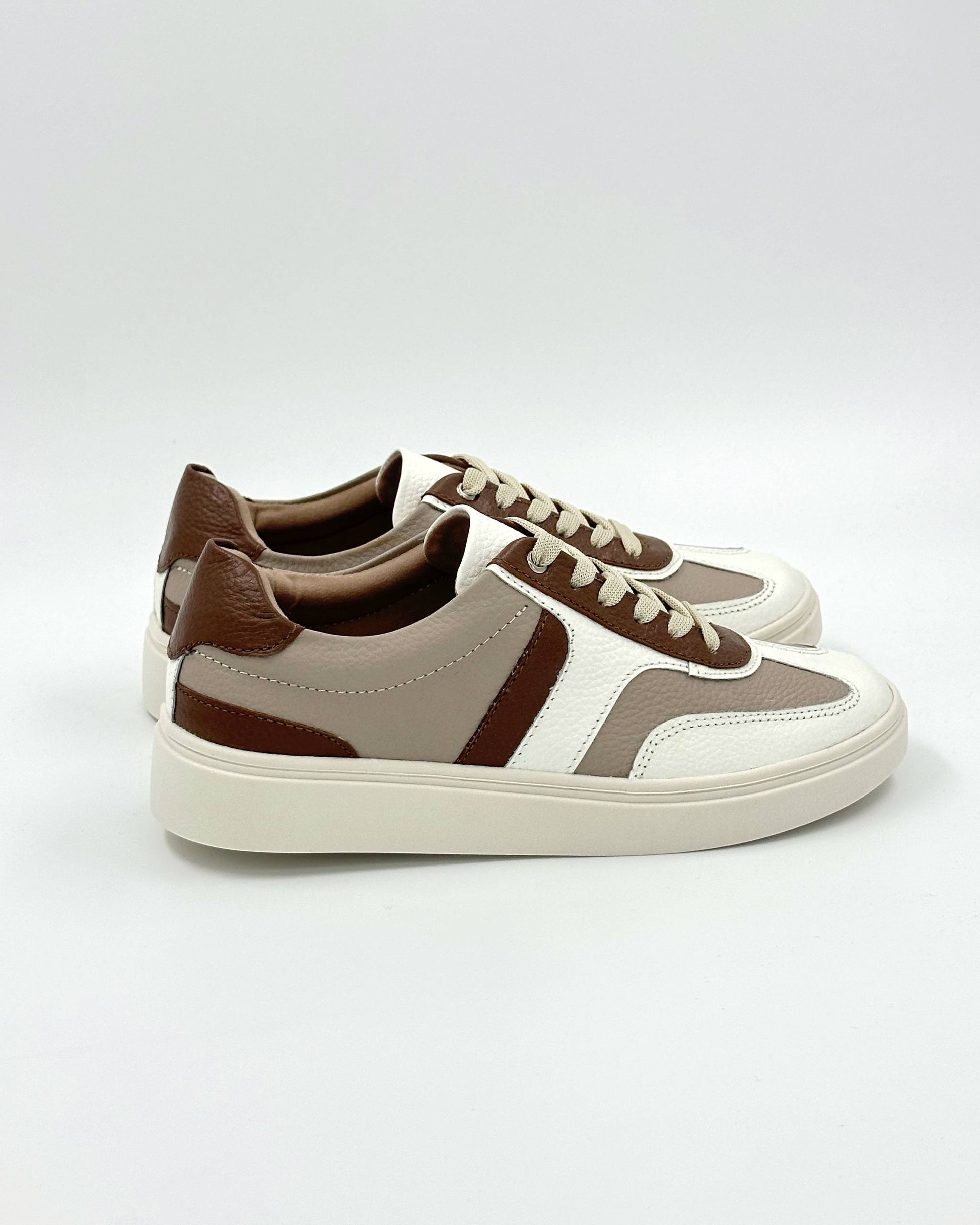 Tenis casuales de cuero combinados DSV63 para mujer | Maraldo