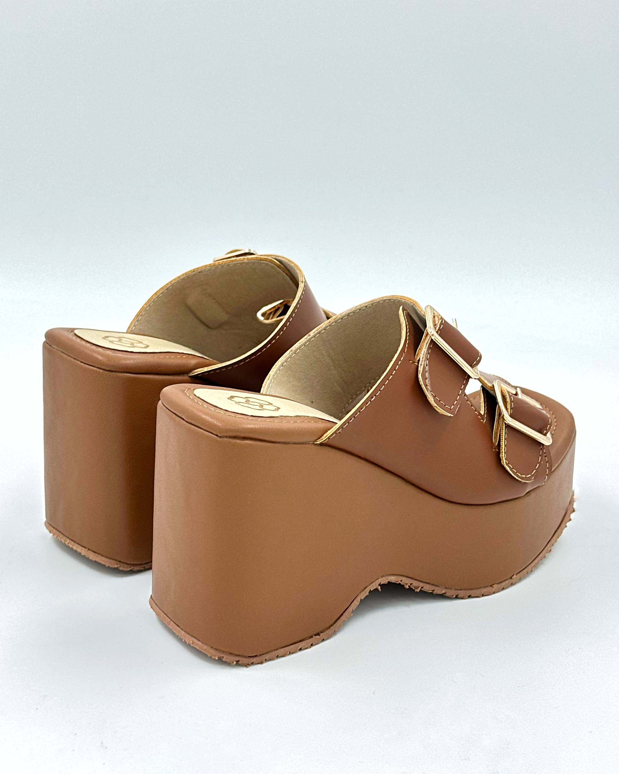 Plataforma para mujer con hebilla PLTF996 | Maraldo