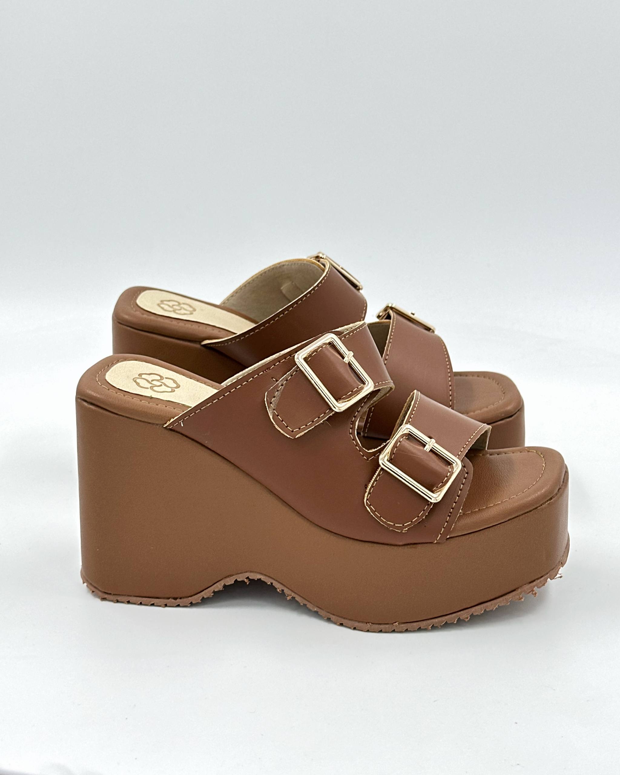 Plataforma para mujer con hebilla PLTF996 | Maraldo