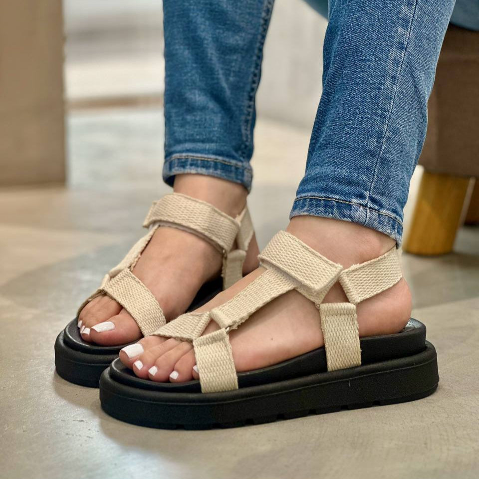 Sandalias Rihanna S1316 tono blanco hueso
