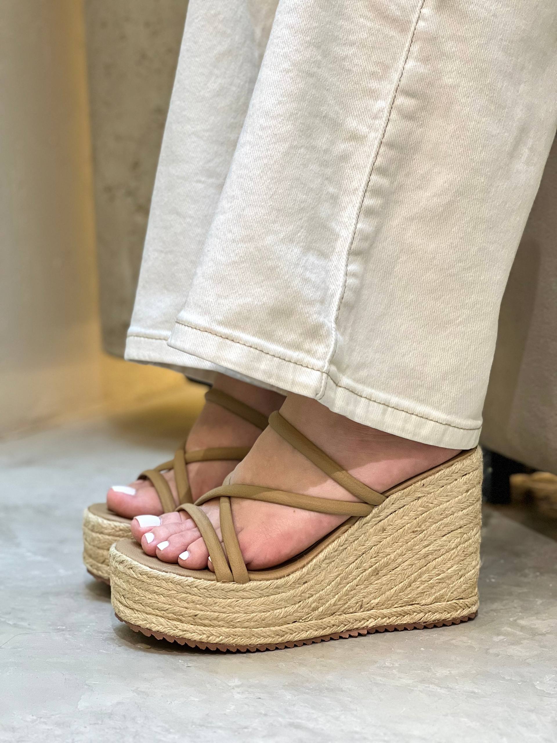 Plataforma para mujer 10cm con hebilla PLTF1004