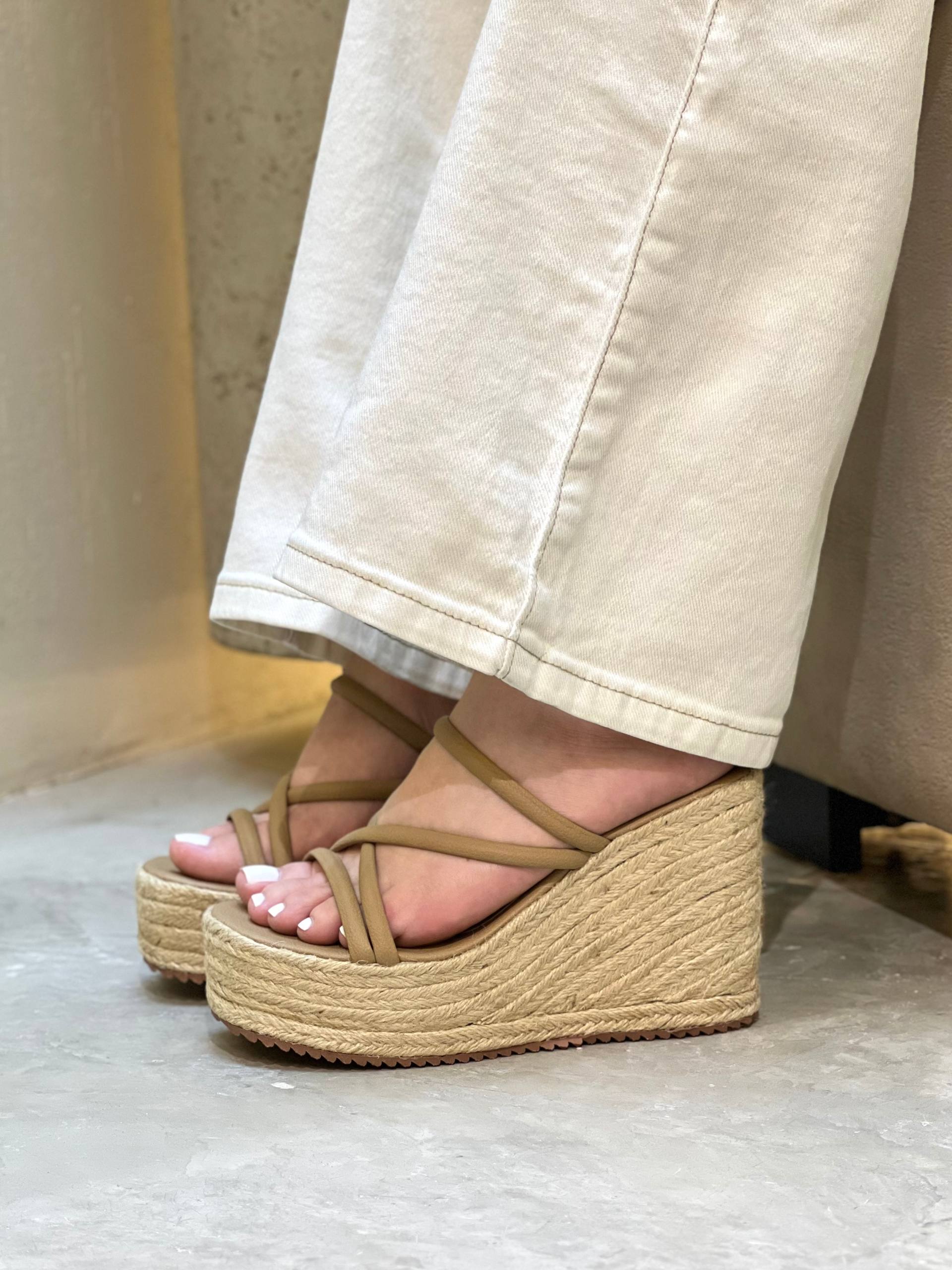 Plataforma para mujer 10cm con hebilla PLTF1004