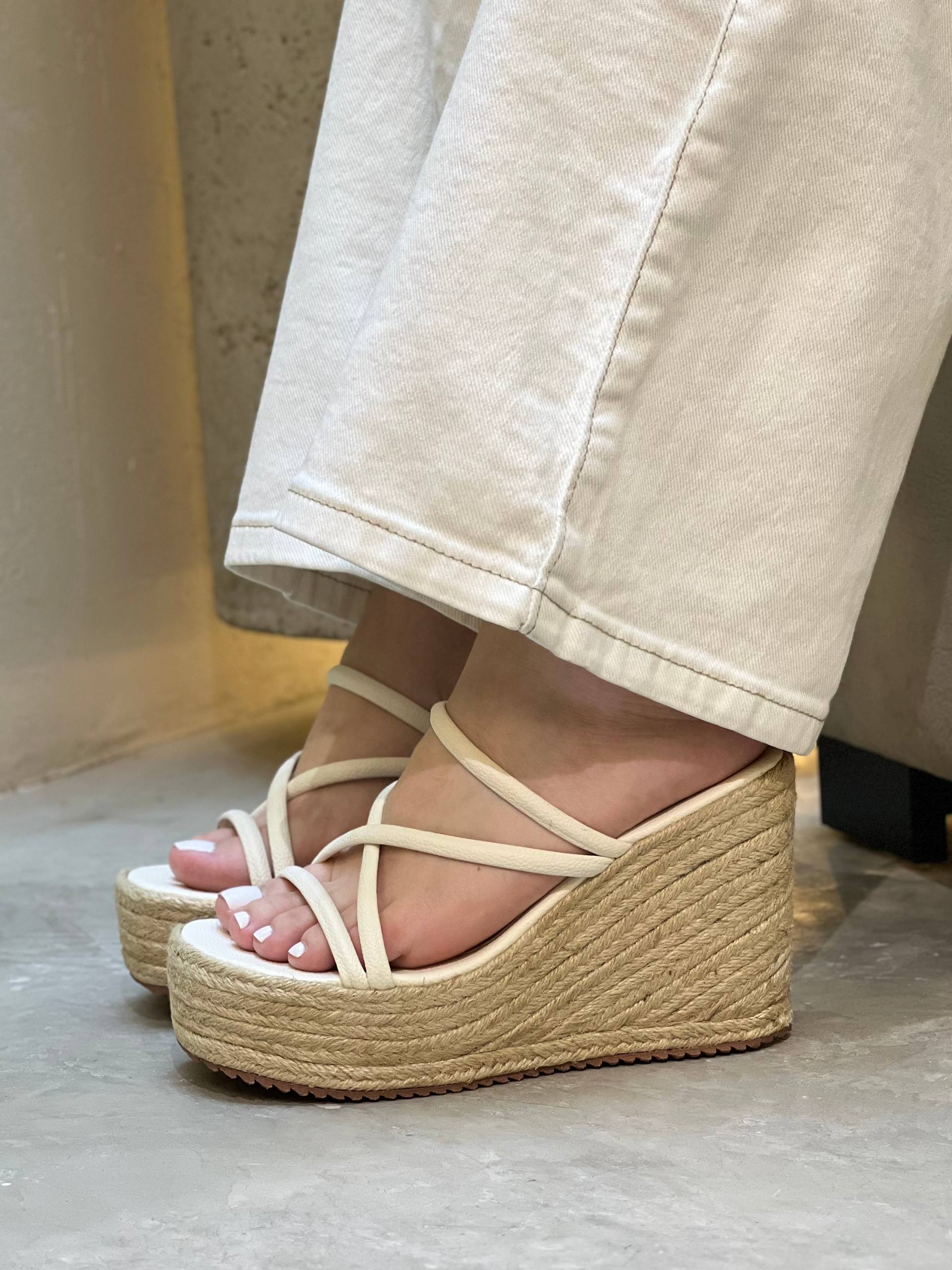 Plataforma para mujer 10cm con hebilla PLTF1004