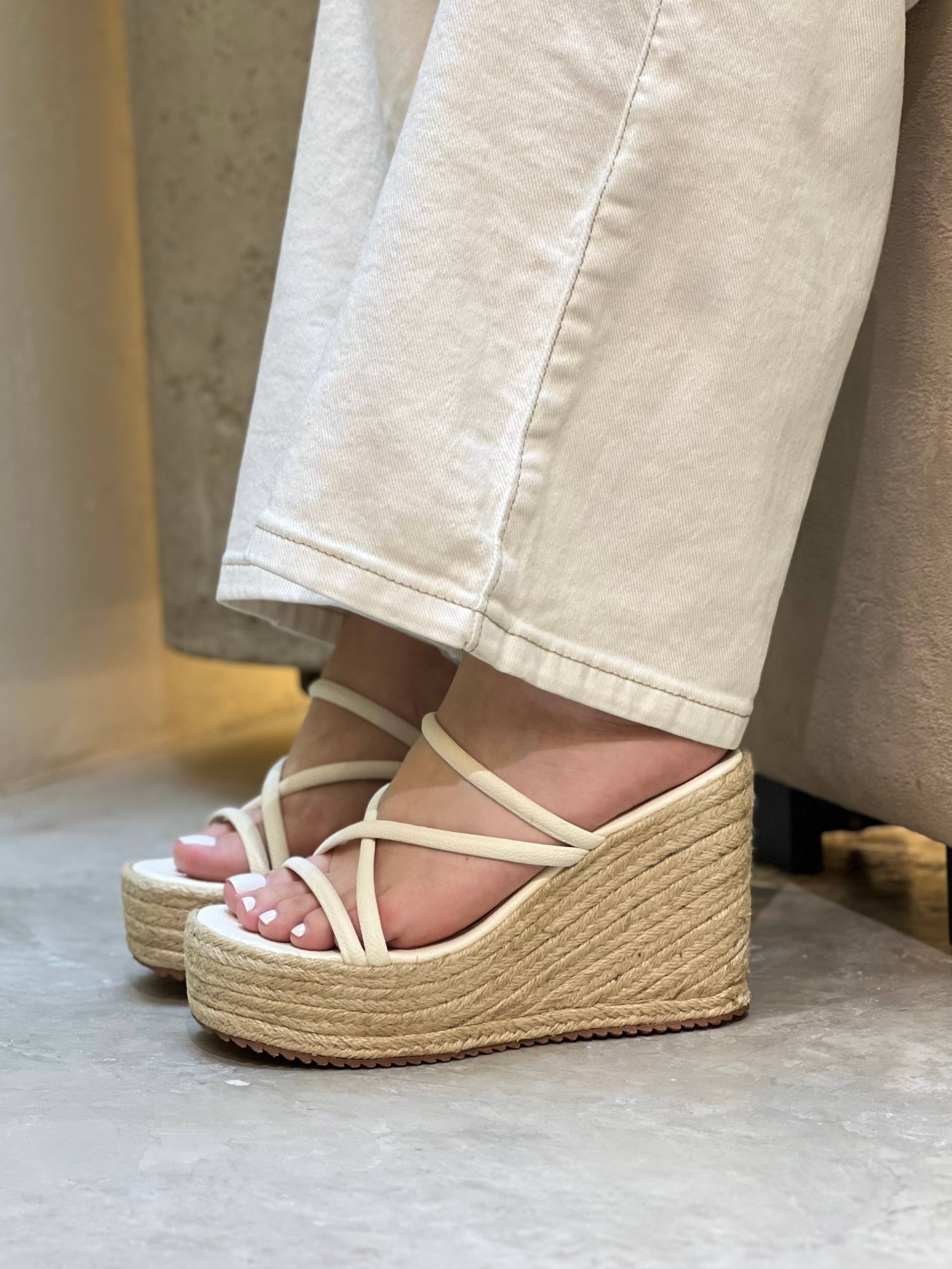 Plataforma para mujer 10cm con hebilla PLTF1004