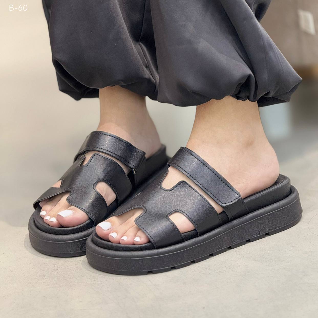 Sandalias con plataforma ancha y velcro SB60 para mujer | Maraldo