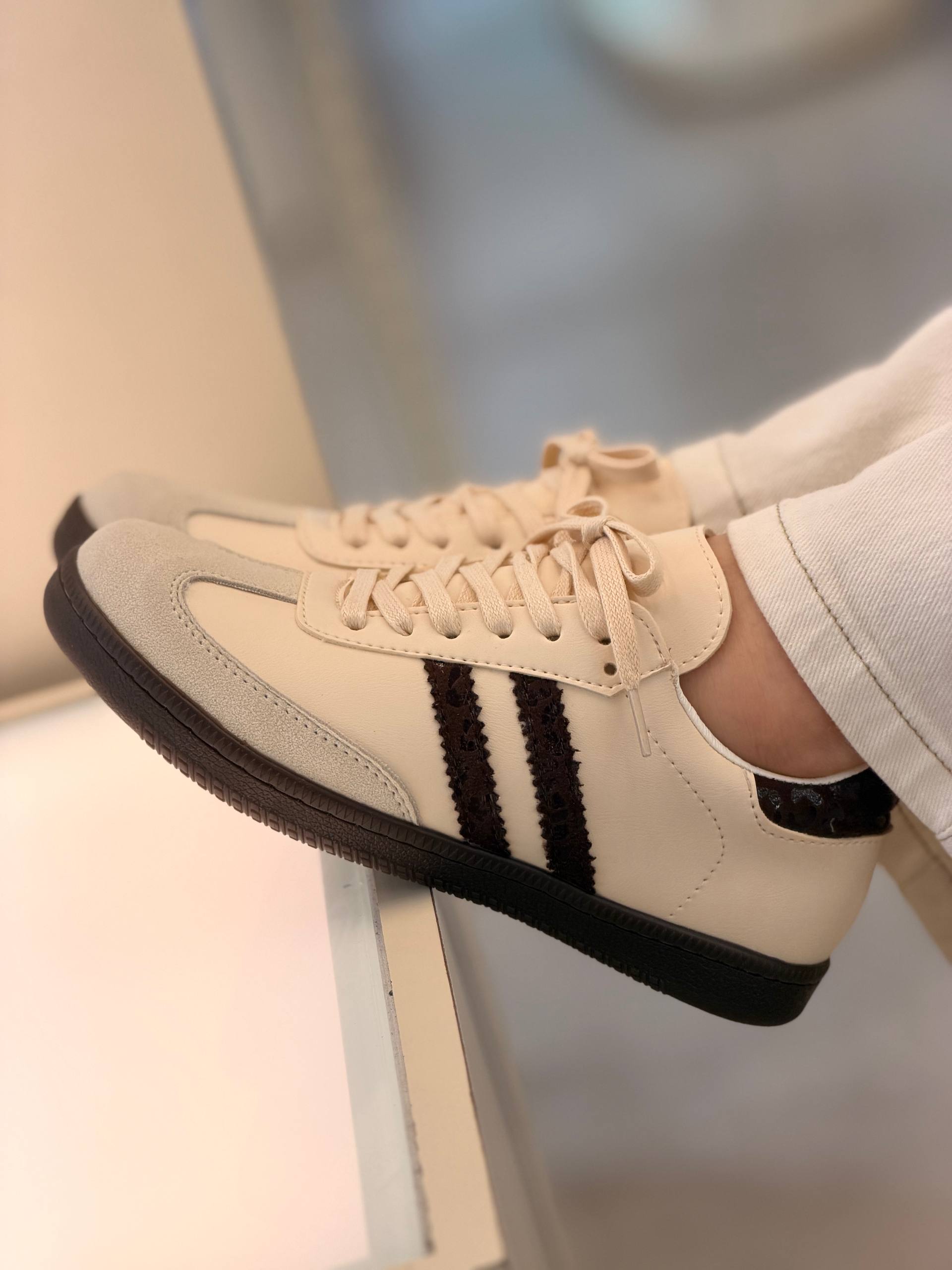 Tenis Nueva colección D912