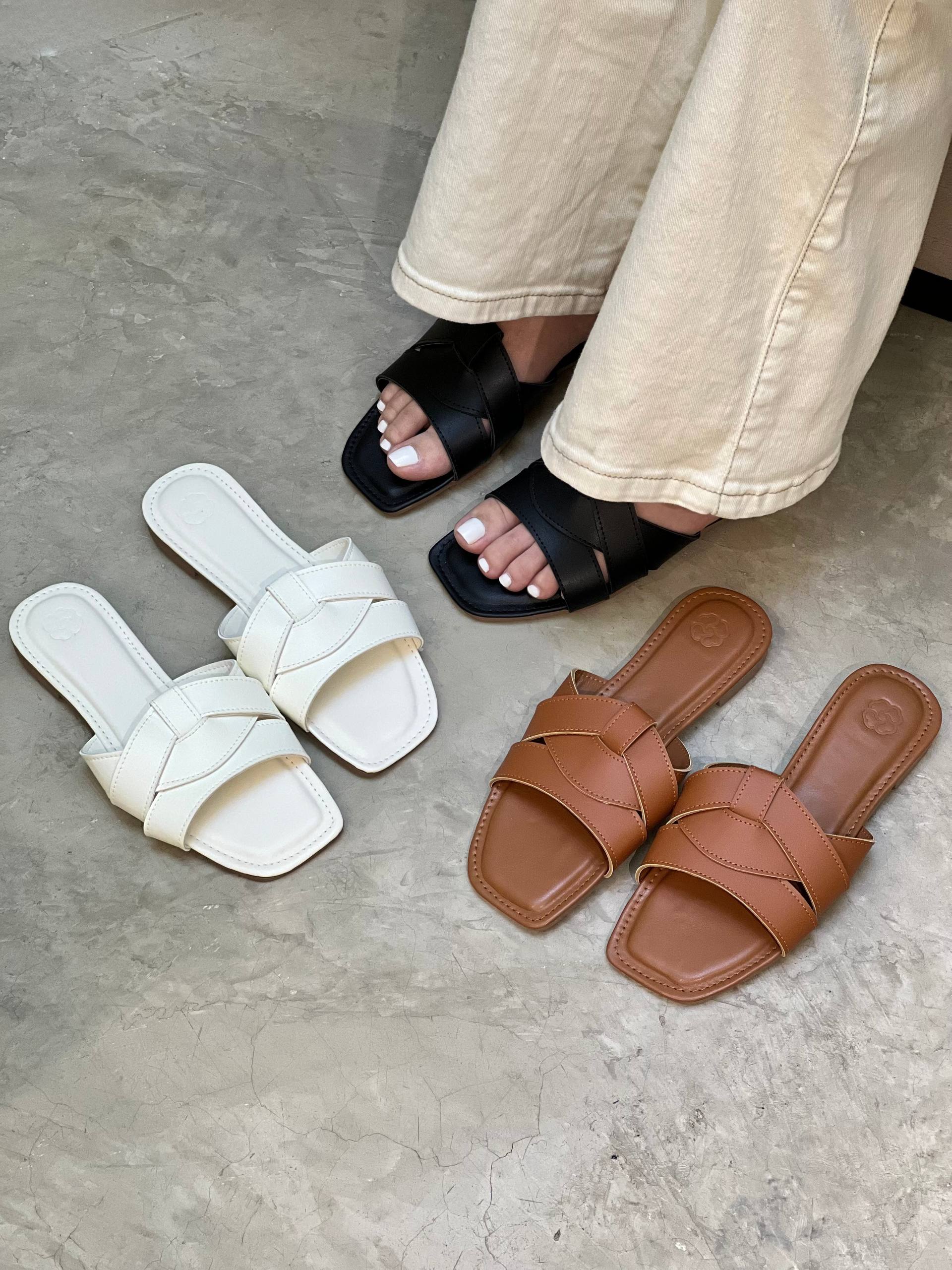 Sandalias planas en tendencia P1557 | Maraldo