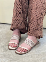 Sandalias planas de nueva colección | P1586