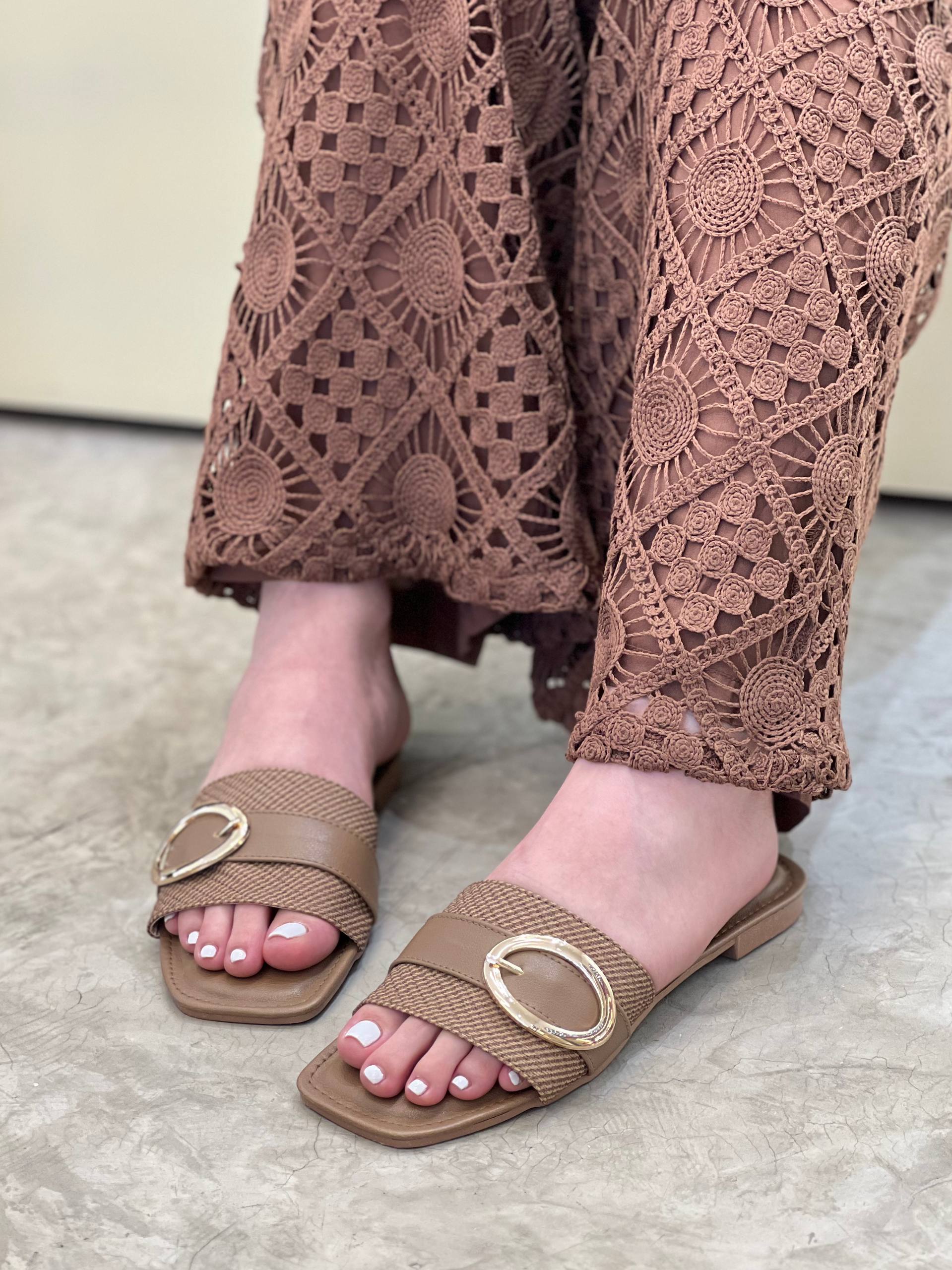 Sandalias planas de nueva colección | P1583