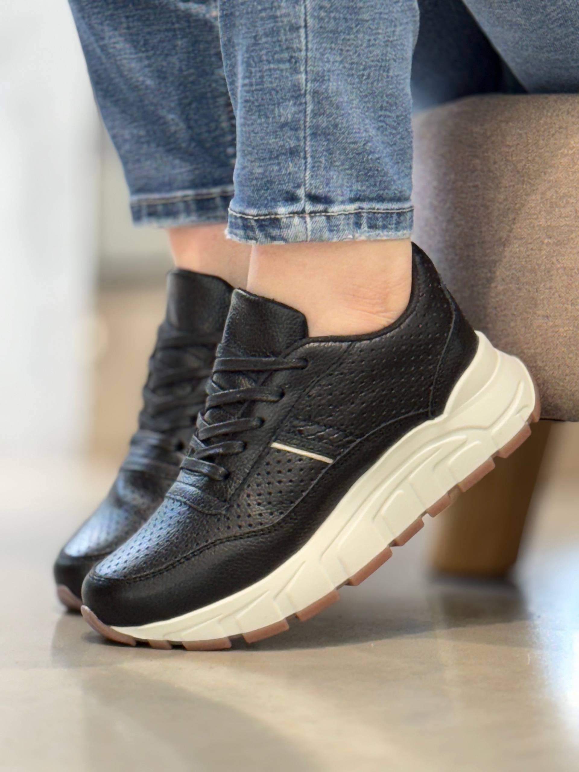 Tenis 100% cuero para mujer - DCM01