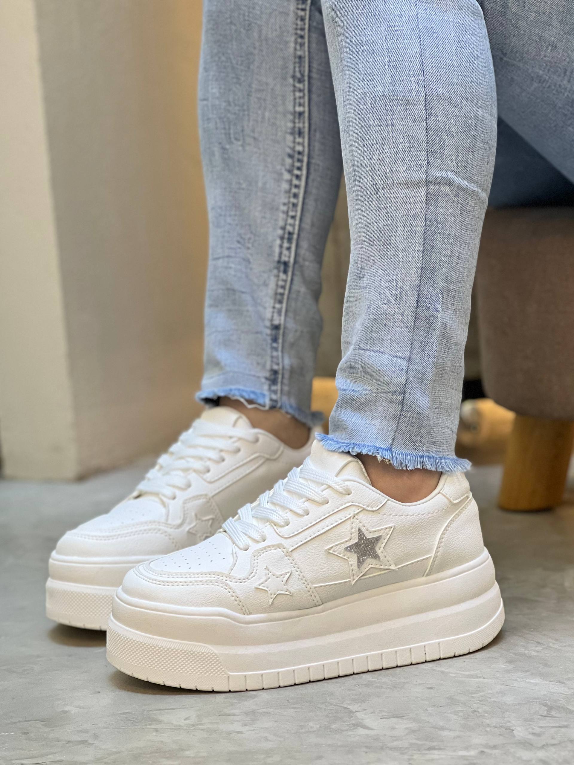 Tenis blanco suela alta con estrella D892 | Maraldo