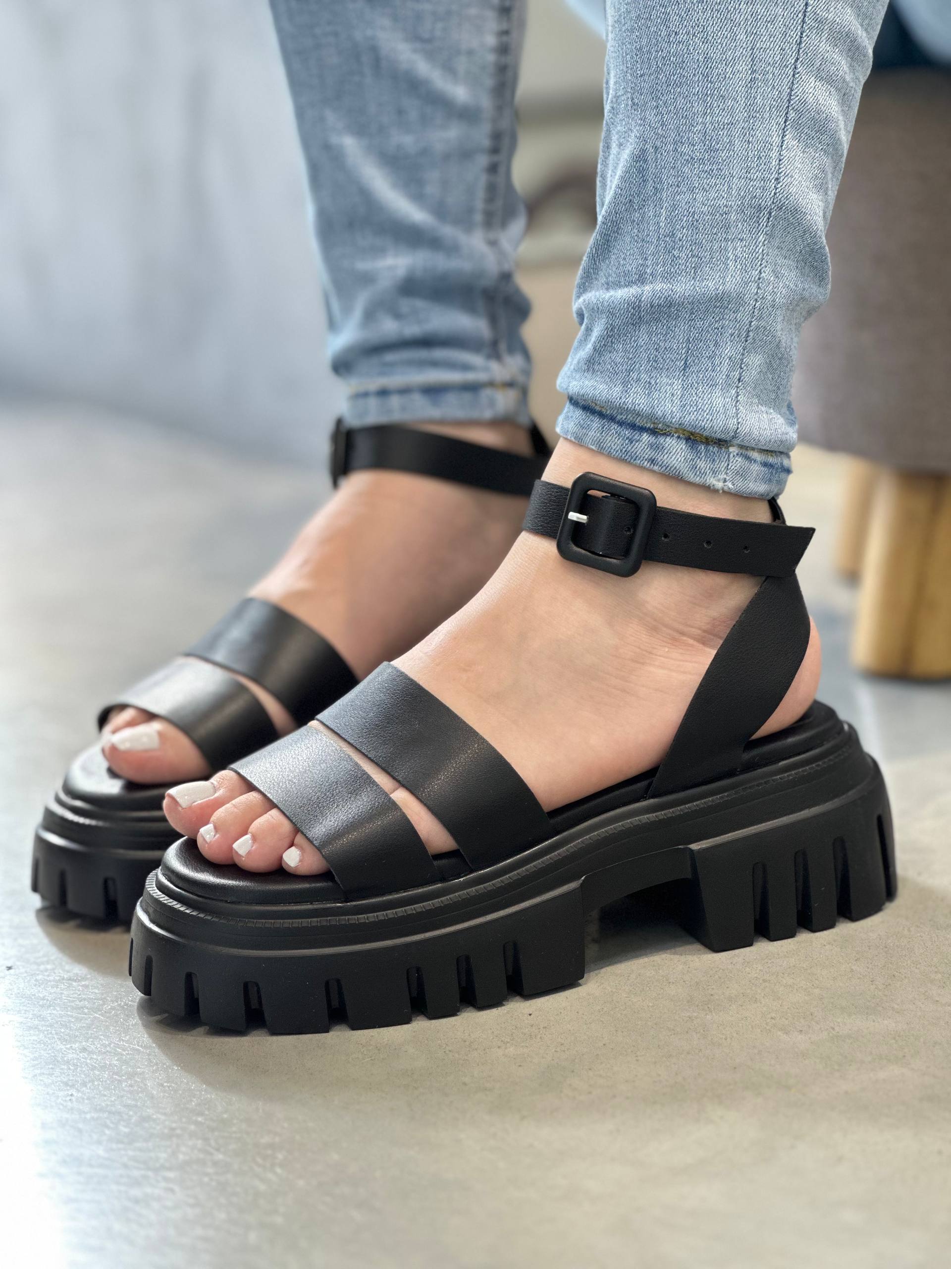 Sandalia Chunky Negra🖤  - MB98