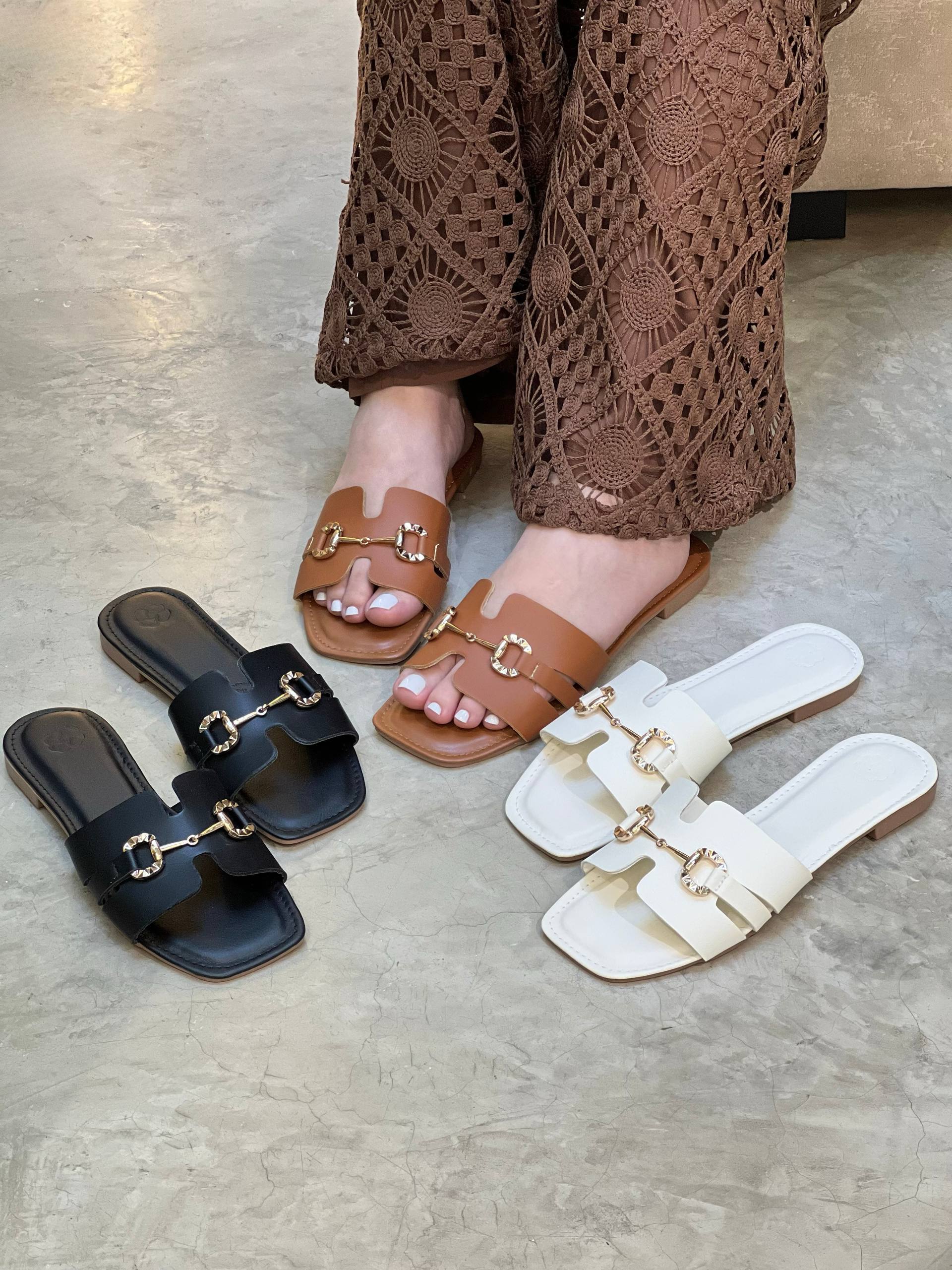 Sandalias planas elegantes para mujer con hebilla decorativa |  P1565