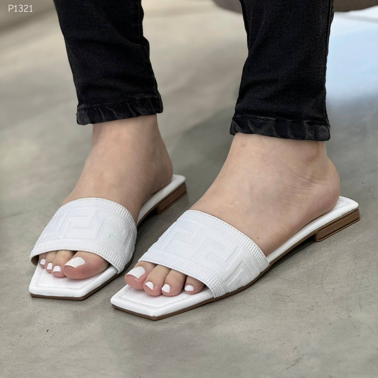 Sandalias Blancas con Diseño Texturizado – P1321