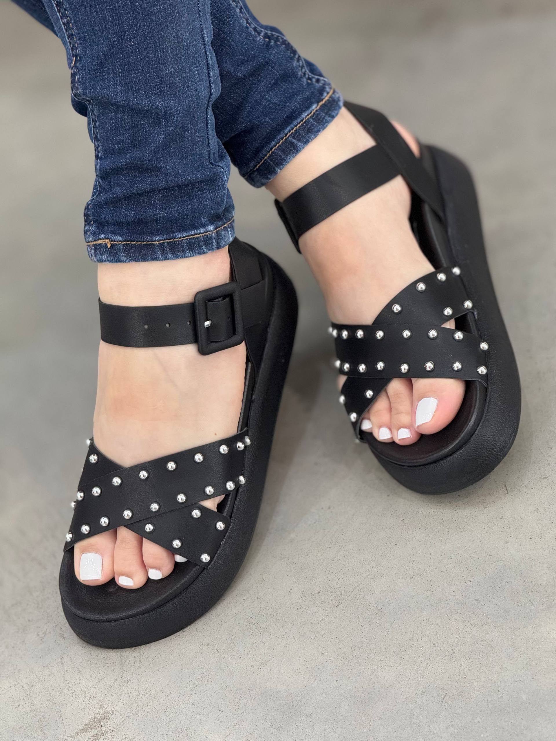 Sandalias con plataforma y tiras con taches para mujer MB99 | Maraldo