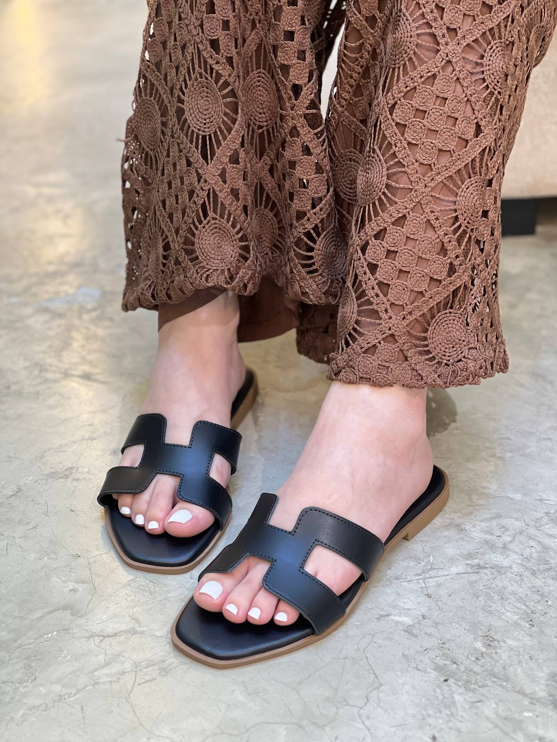 Sandalias planas en tendencia P1531