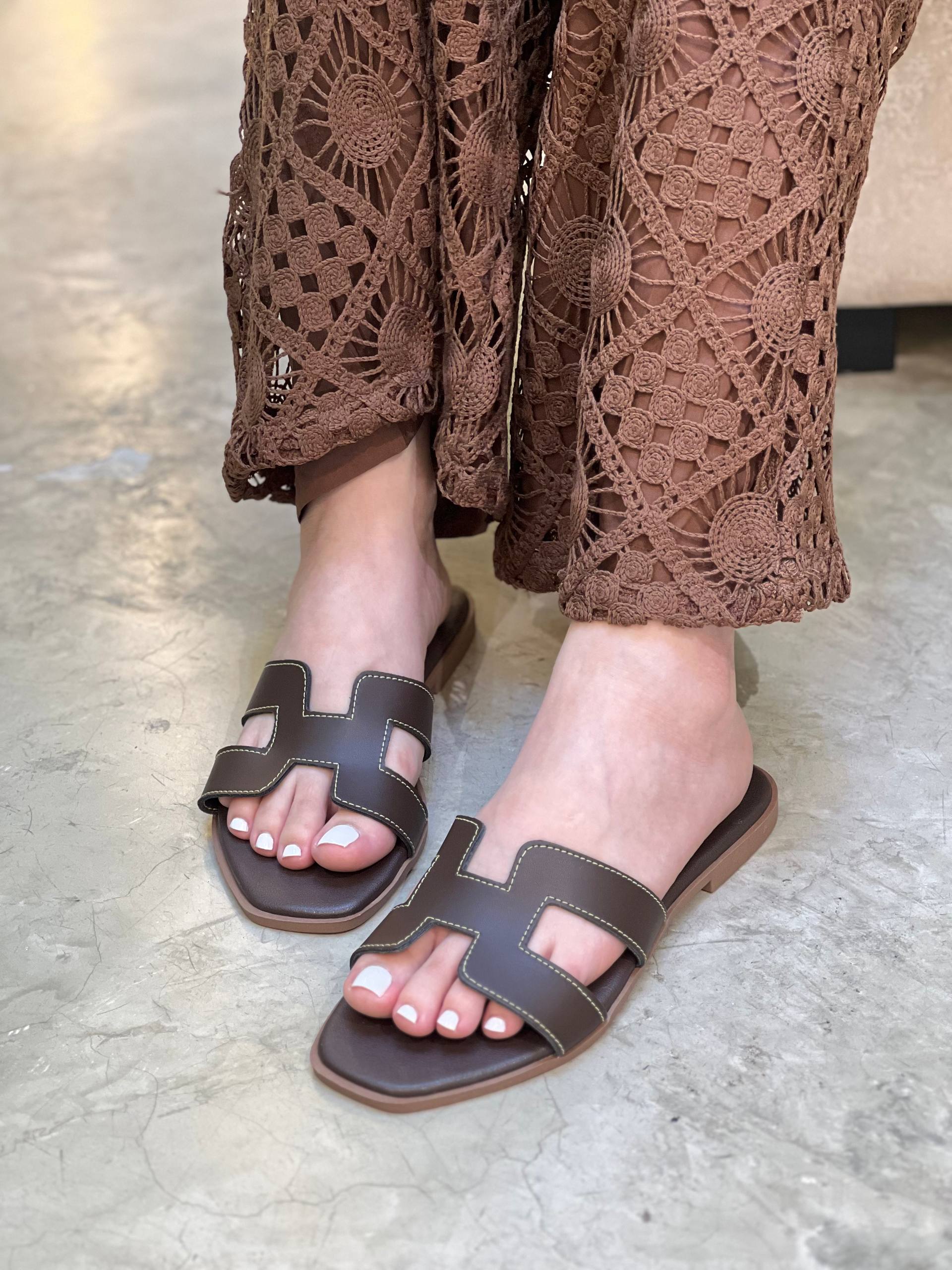 Sandalias planas en tendencia P1531