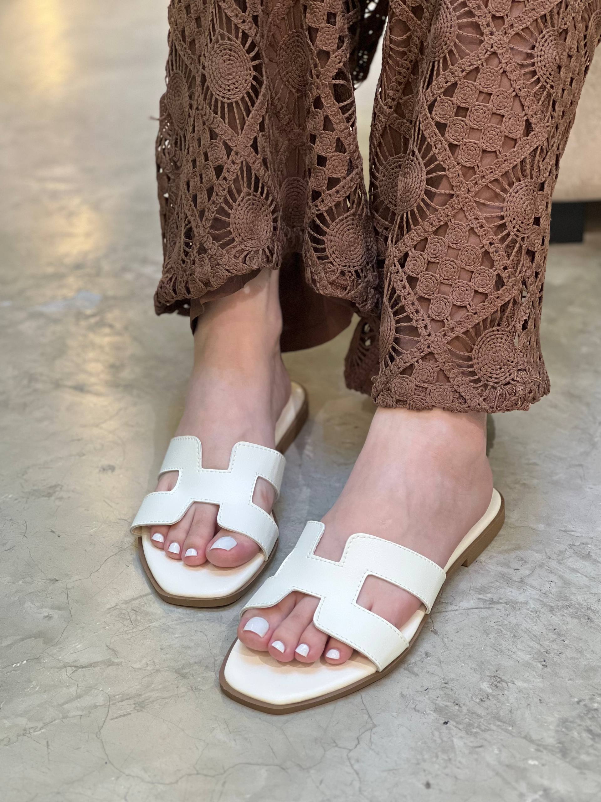 Sandalias planas en tendencia P1531