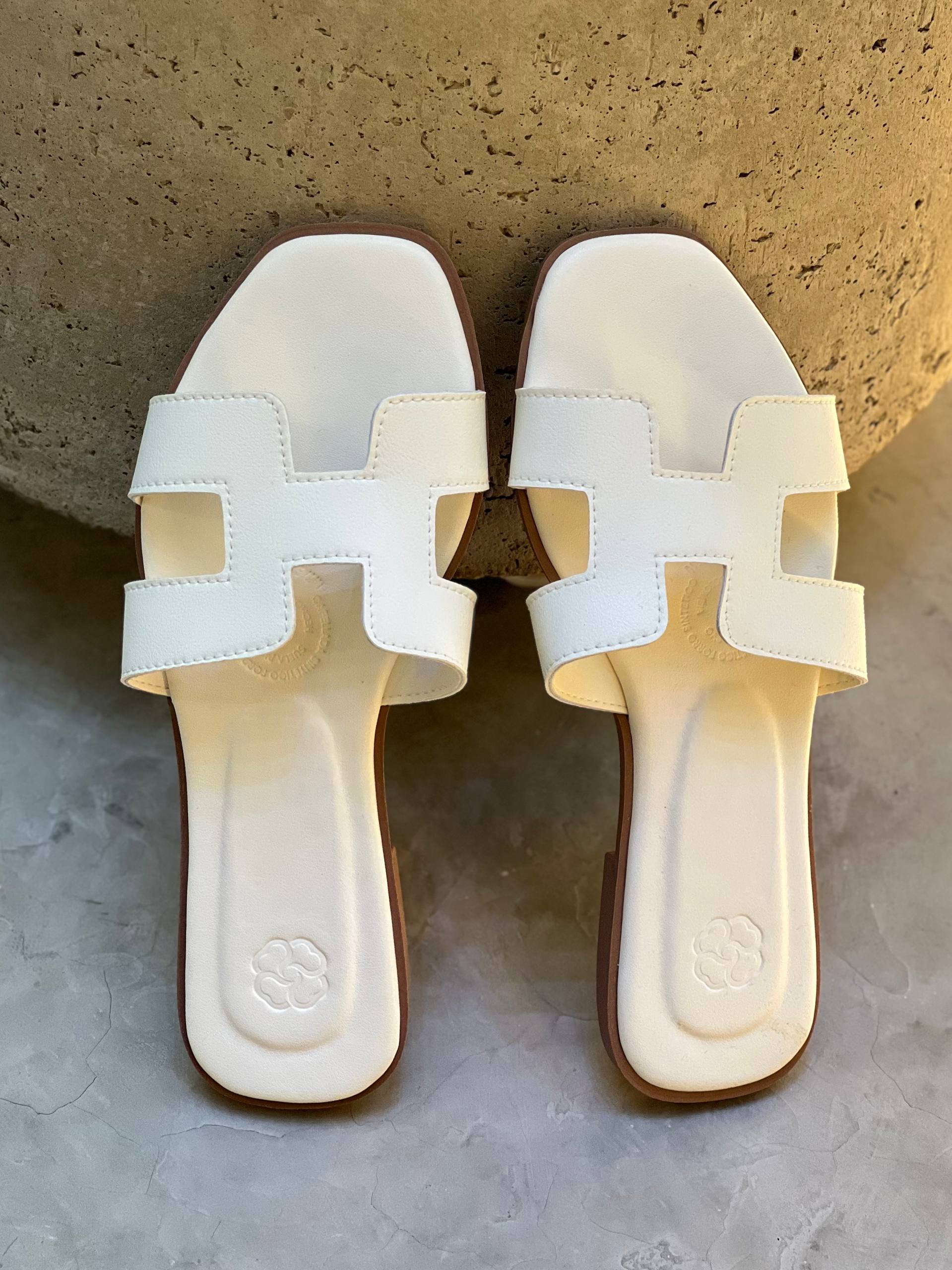 Sandalias planas en tendencia P1531 | Maraldo