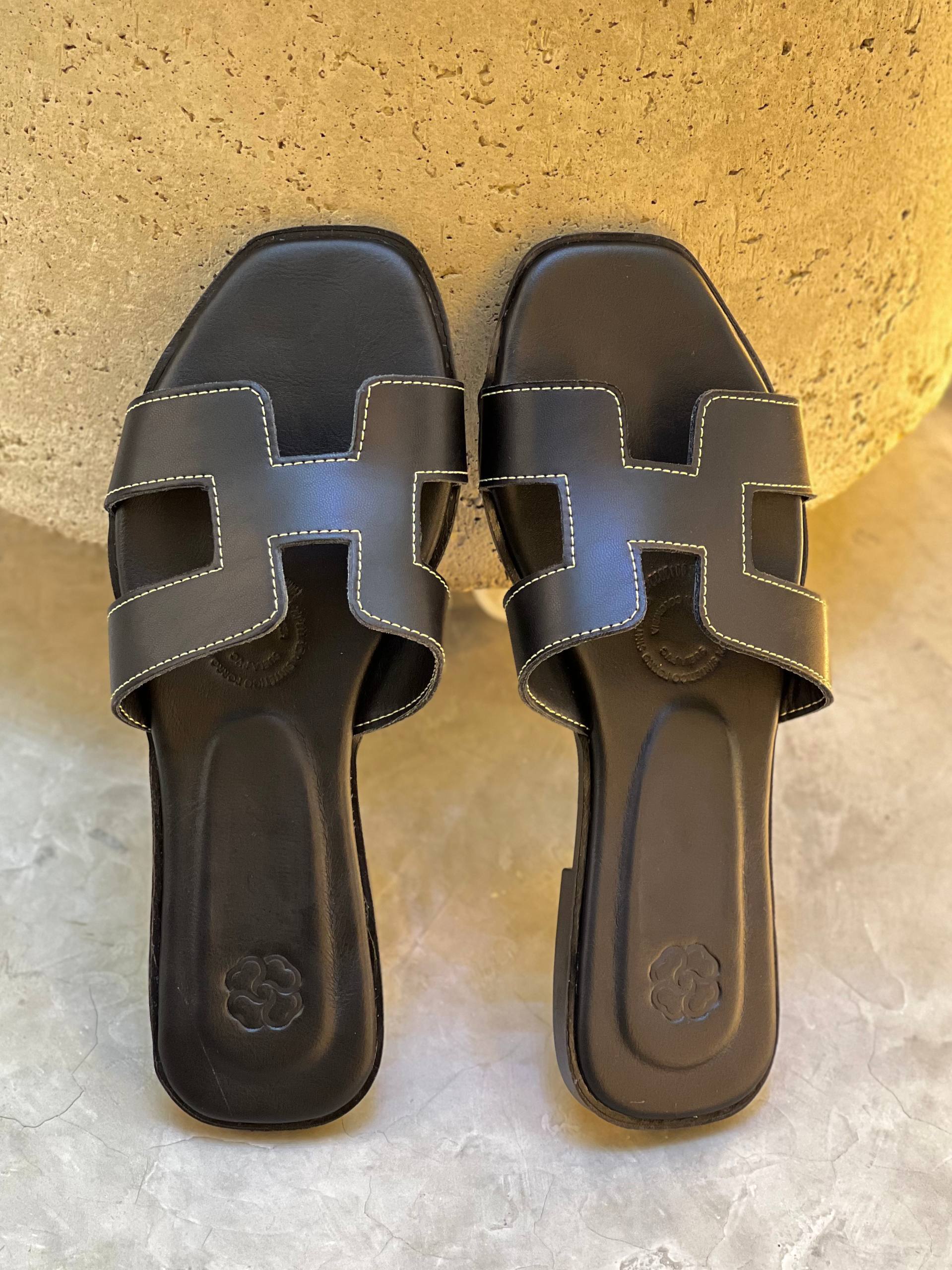 Sandalias planas en tendencia P1531 | Maraldo