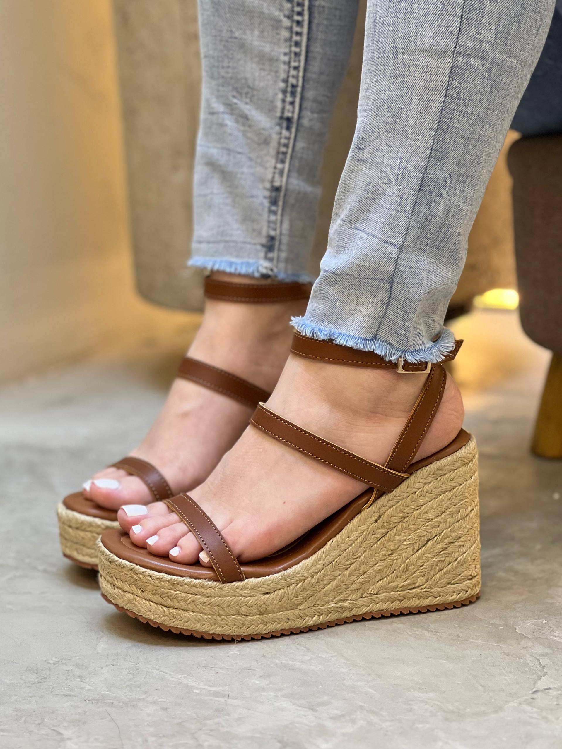Sandalia de plataforma en yute con correas delgadas PLTF995 para mujer | Maraldo