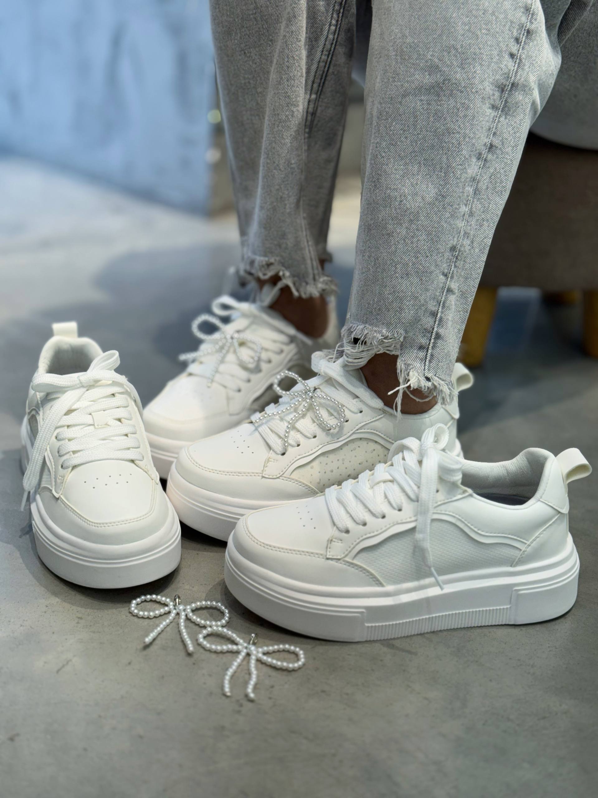 Tenis blancos D882 para mujer | MARALDO