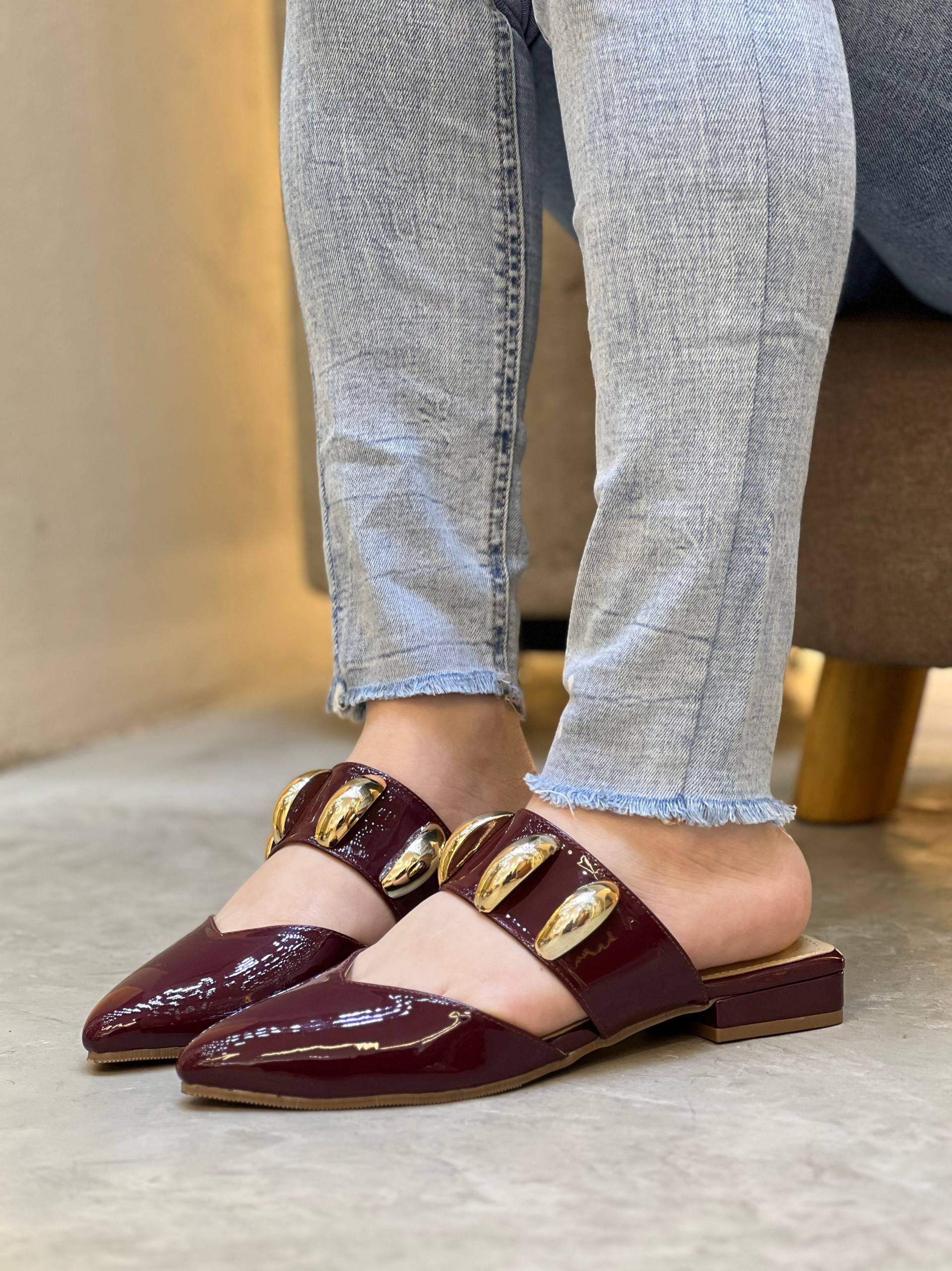 Baleta elegante con apliques dorados VL22 para mujer | Maraldo