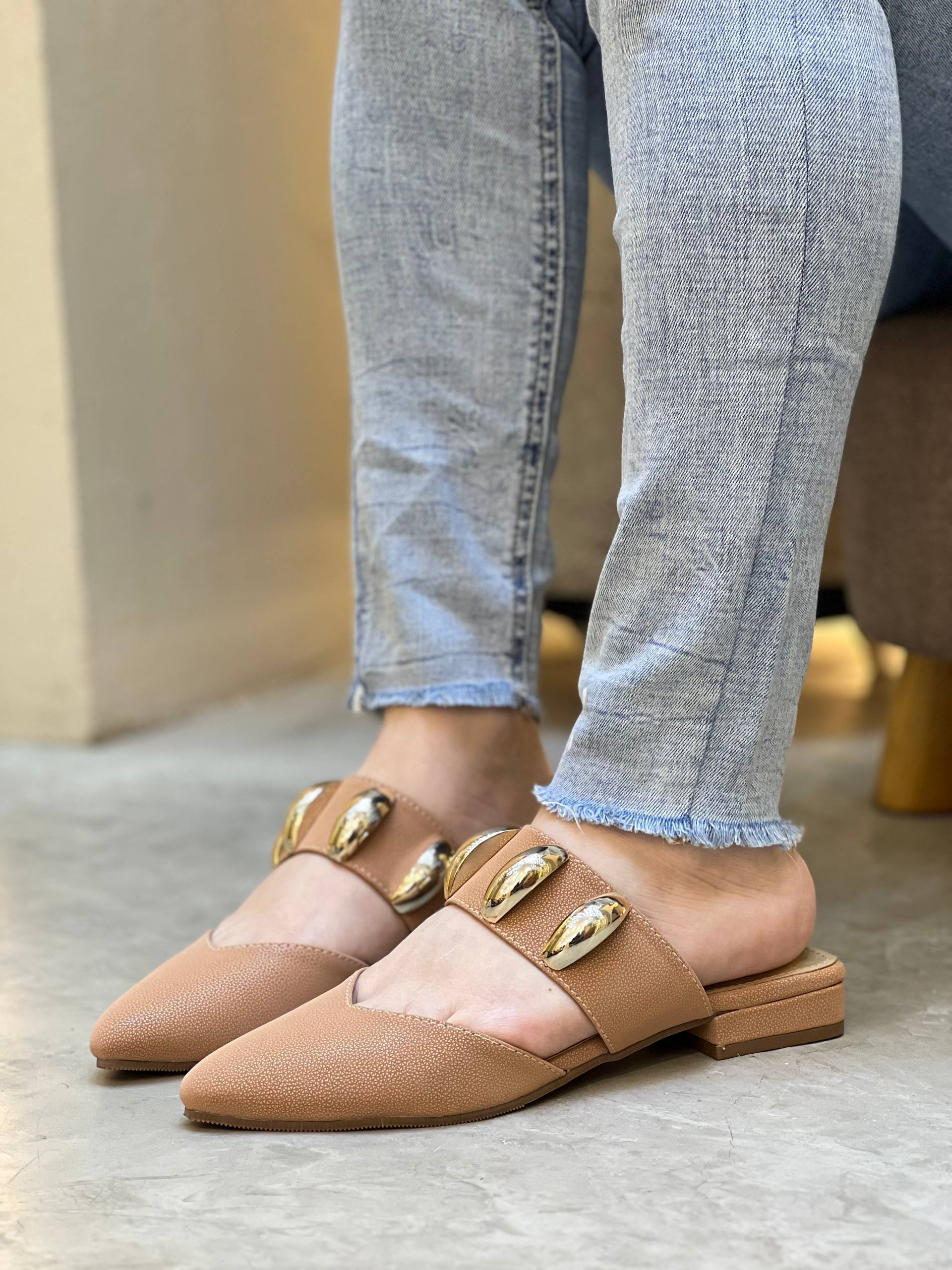 Baleta elegante con apliques dorados VL22 para mujer | Maraldo