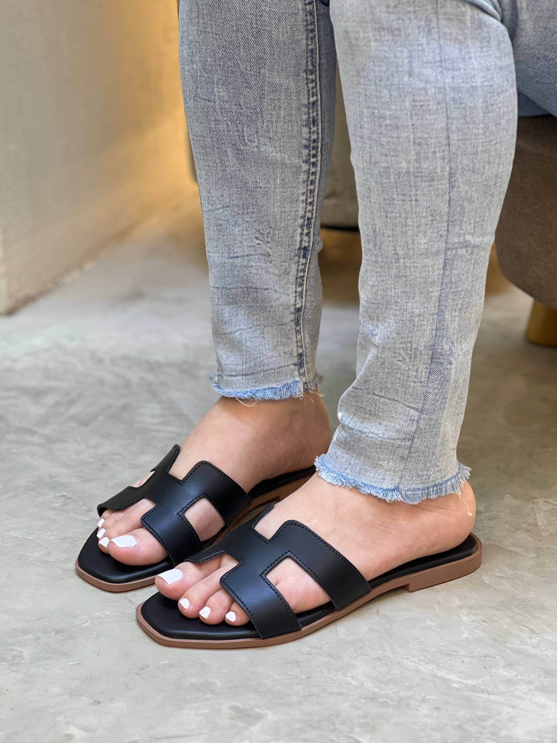 Sandalias planas en tendencia P1531 | Maraldo