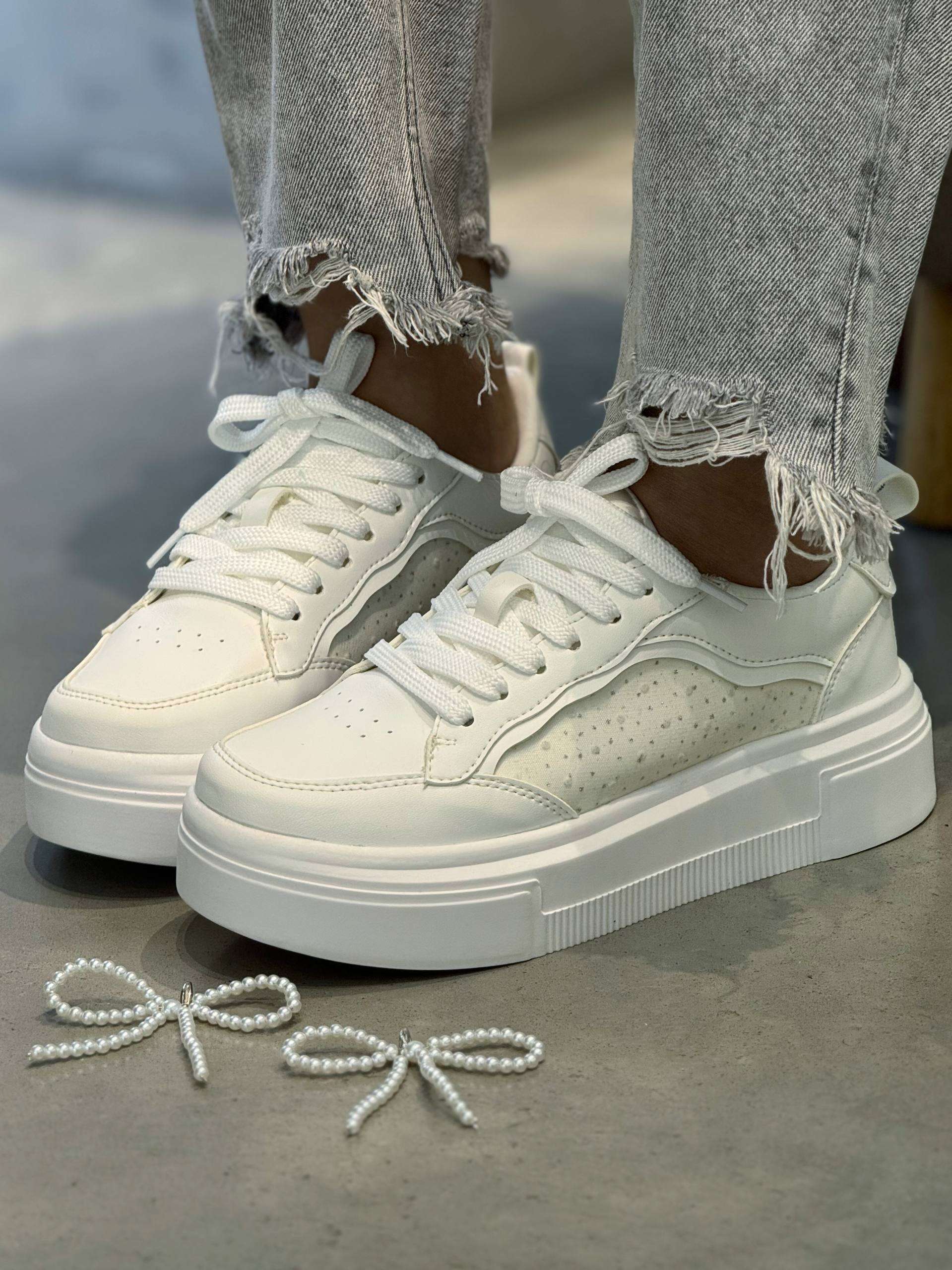 Tenis blancos plataforma con Moño de Perlas D882