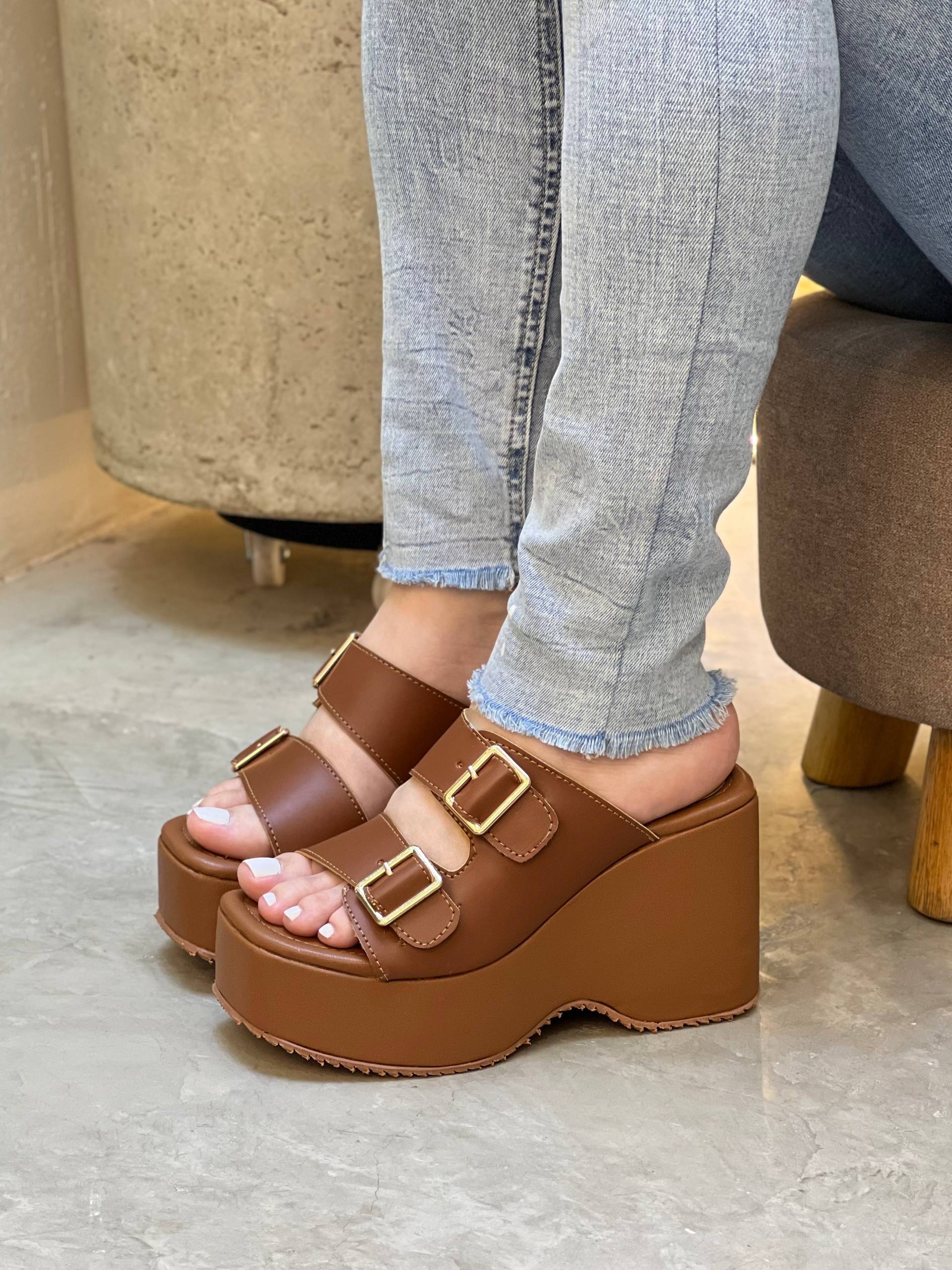 Plataforma para mujer con hebilla PLTF996 | Maraldo