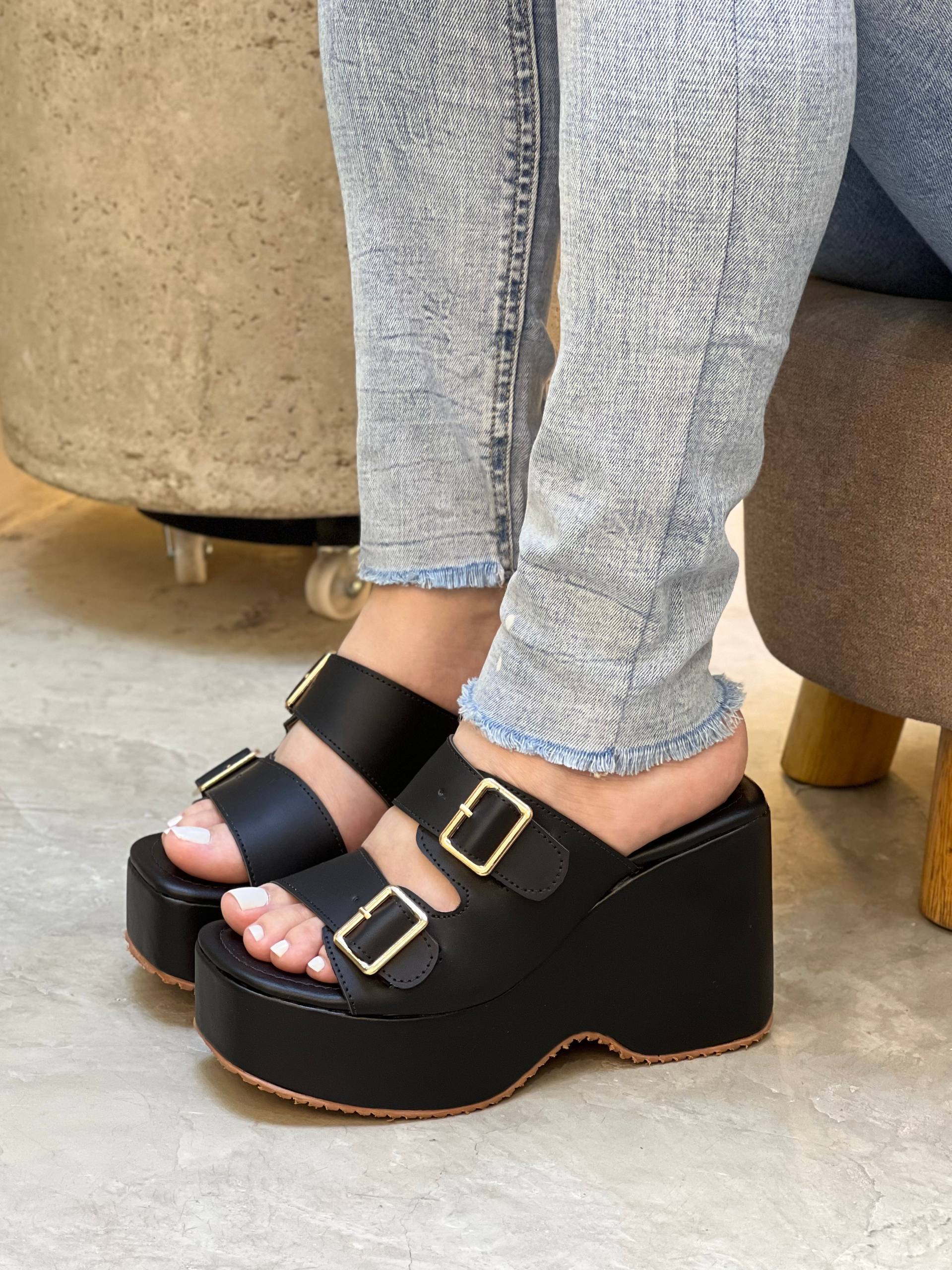 Plataforma para mujer con hebilla PLTF996 | Maraldo