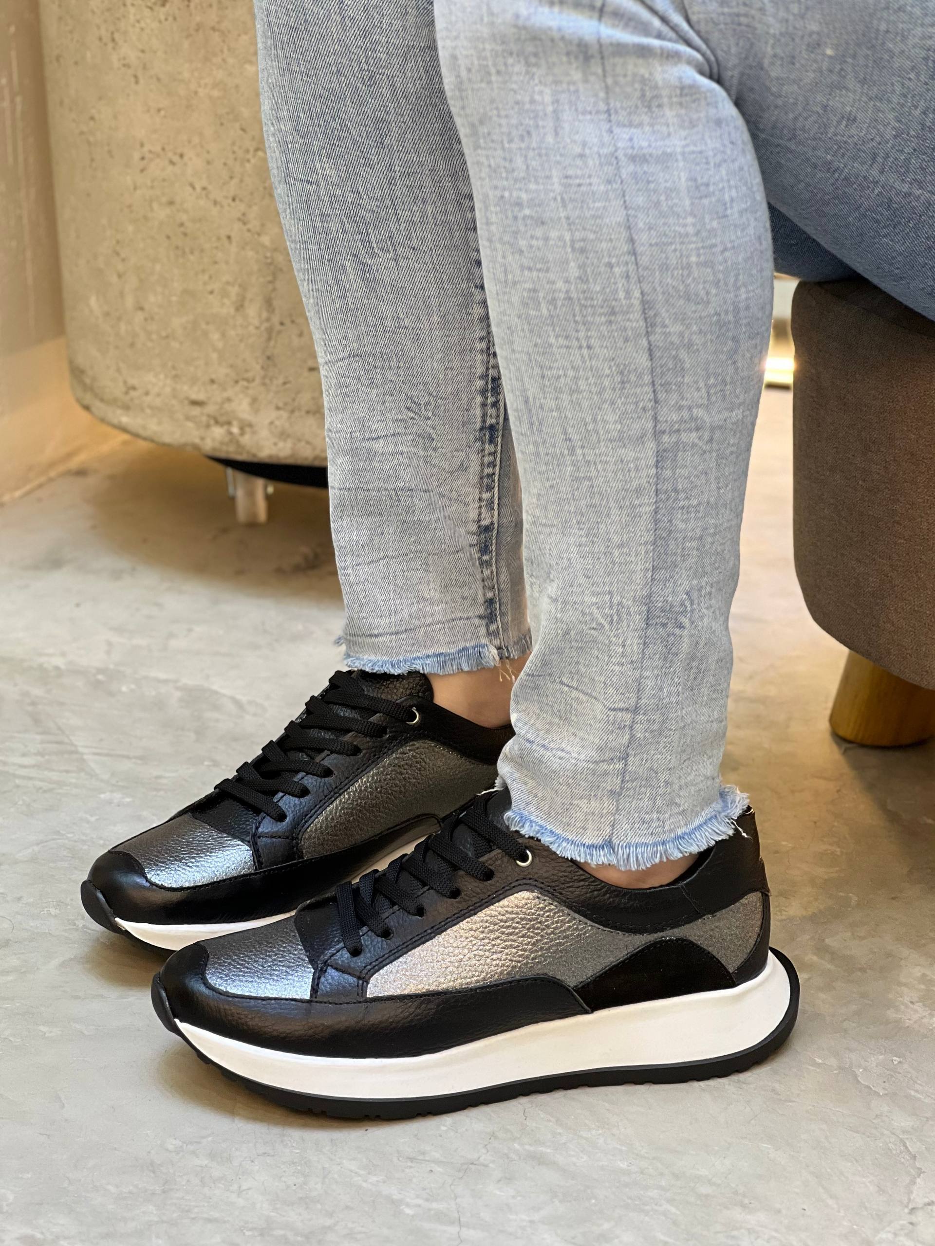 Tenis 100%  cuero deportivos DS112