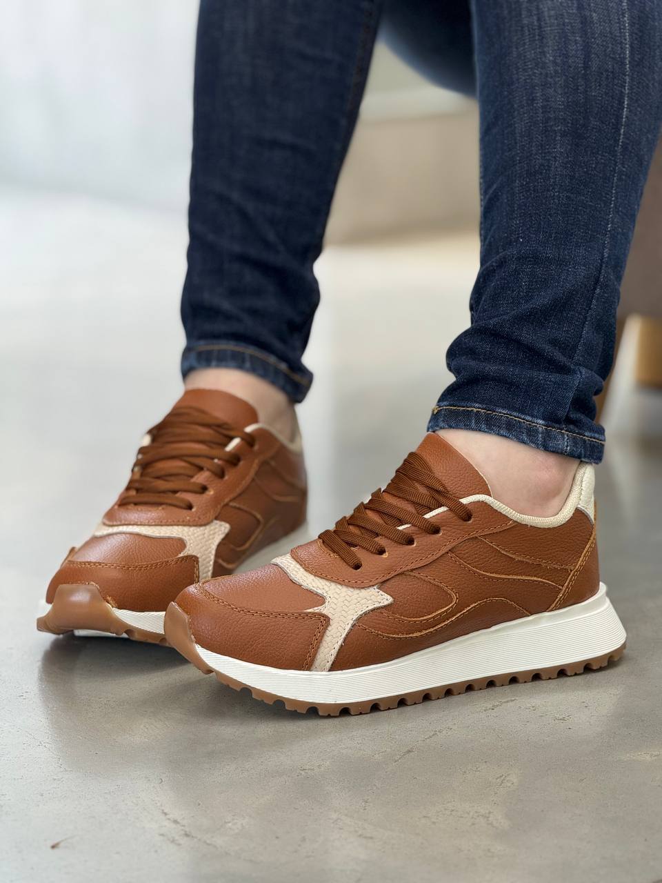 Tenis de Cuero Casual Miel Para Mujer – DCM013