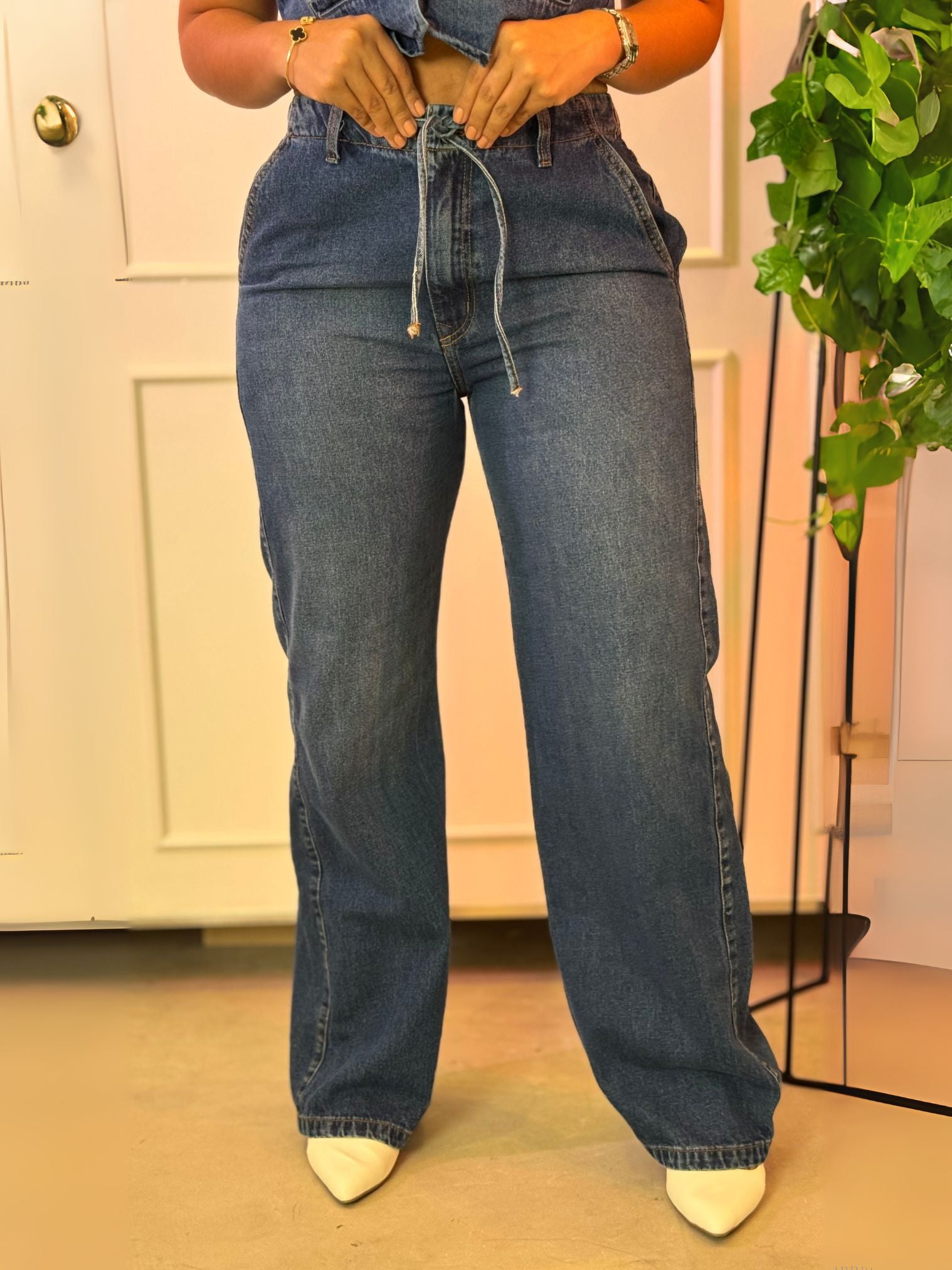 Jean azul tiro alto con cinturón estilo casual –  JBC10