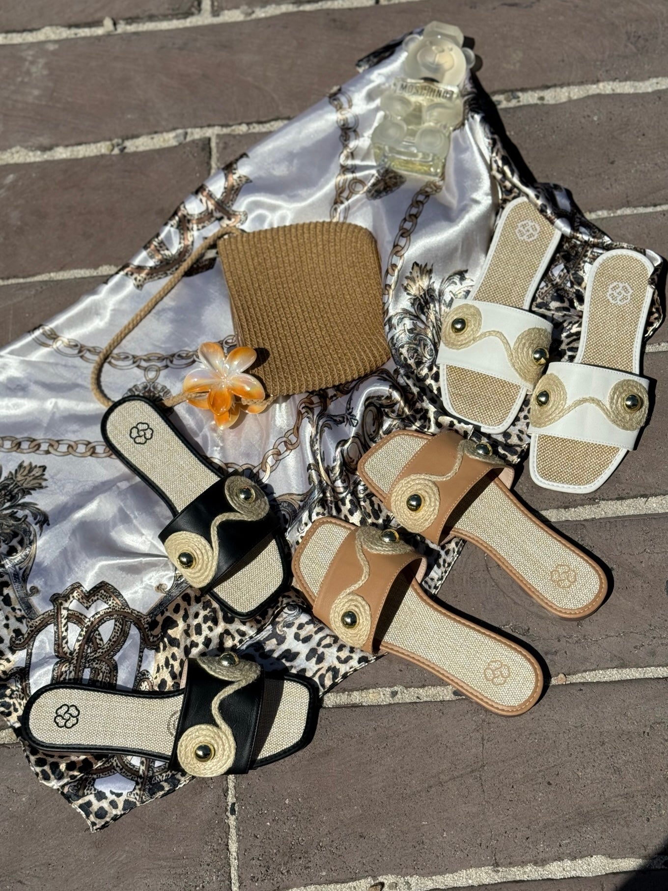 Sandalias planas con apliques en yute P1514 para mujer | Maraldo