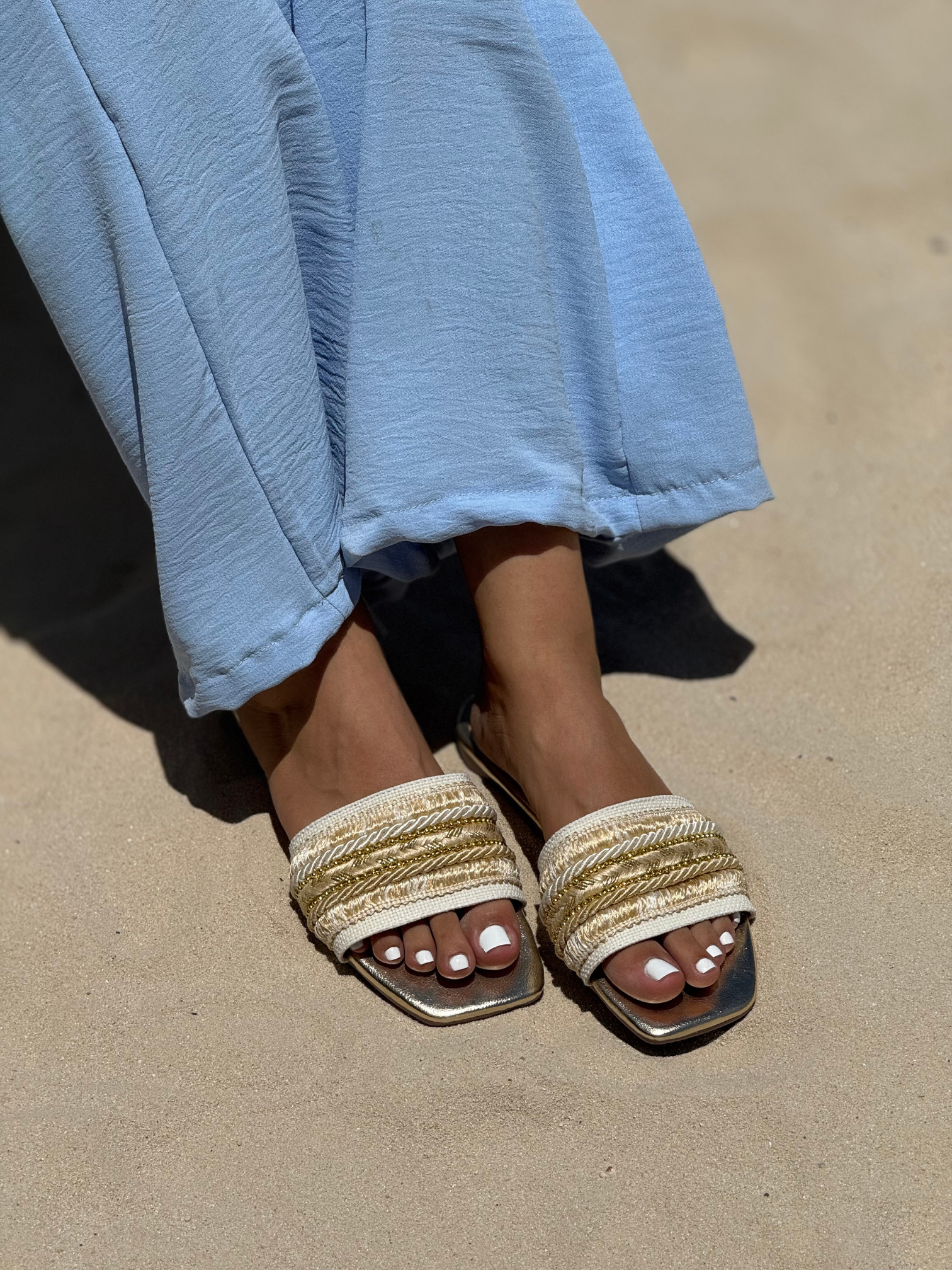 Sandalias planas estilo artesanal P1495 para mujer | Maraldo