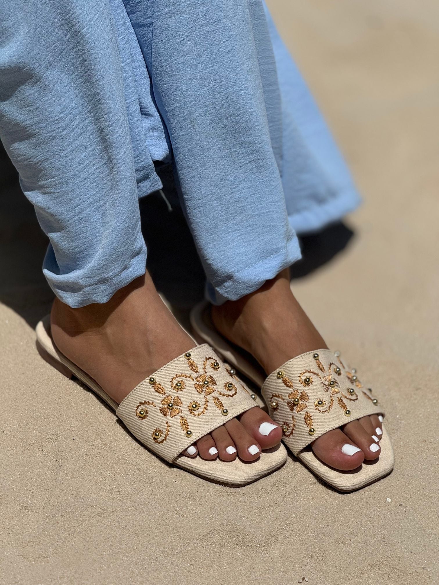 Sandalias planas bordadas para mujer P1501 | Maraldo